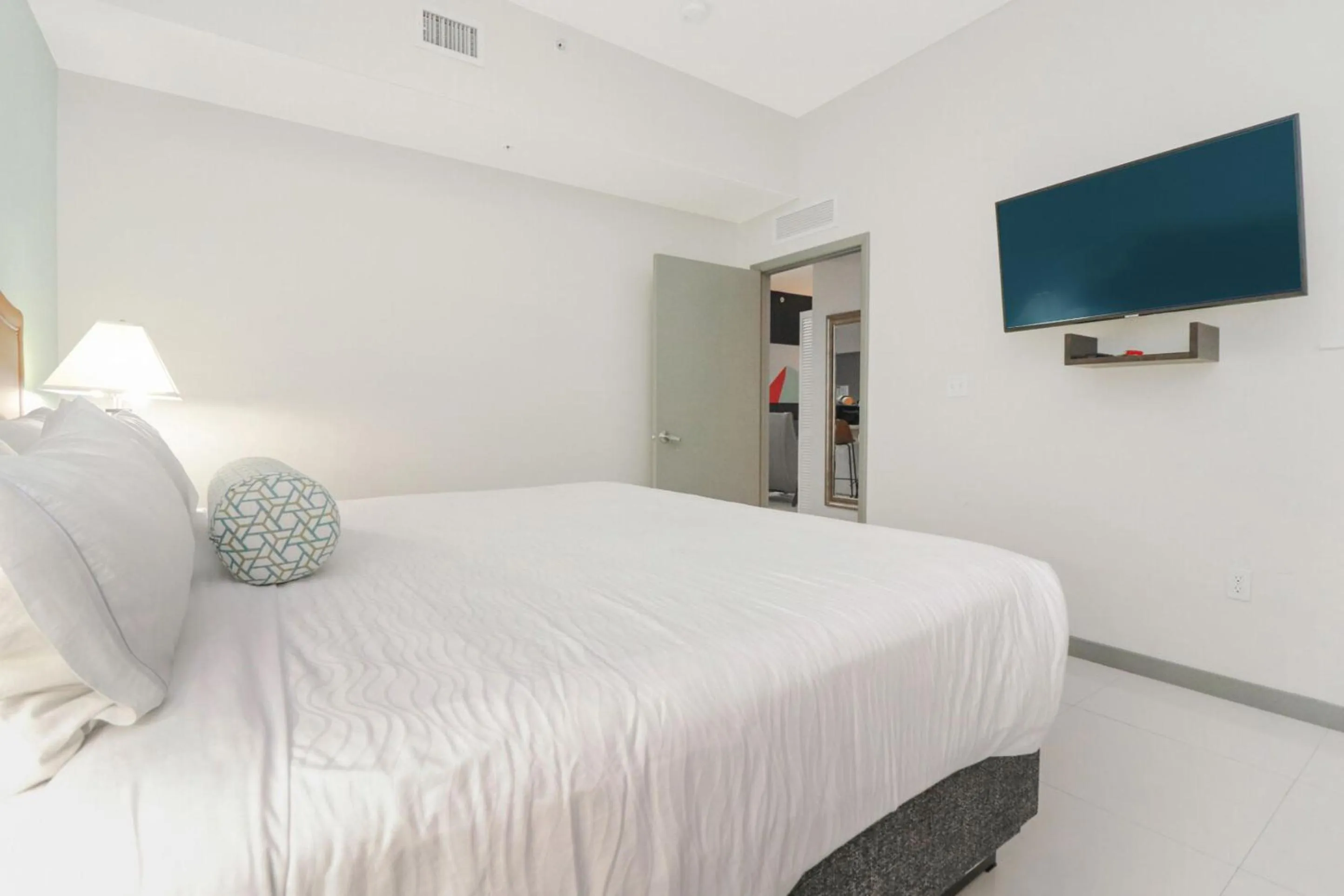 Bed in Roami at Habitat Brickell