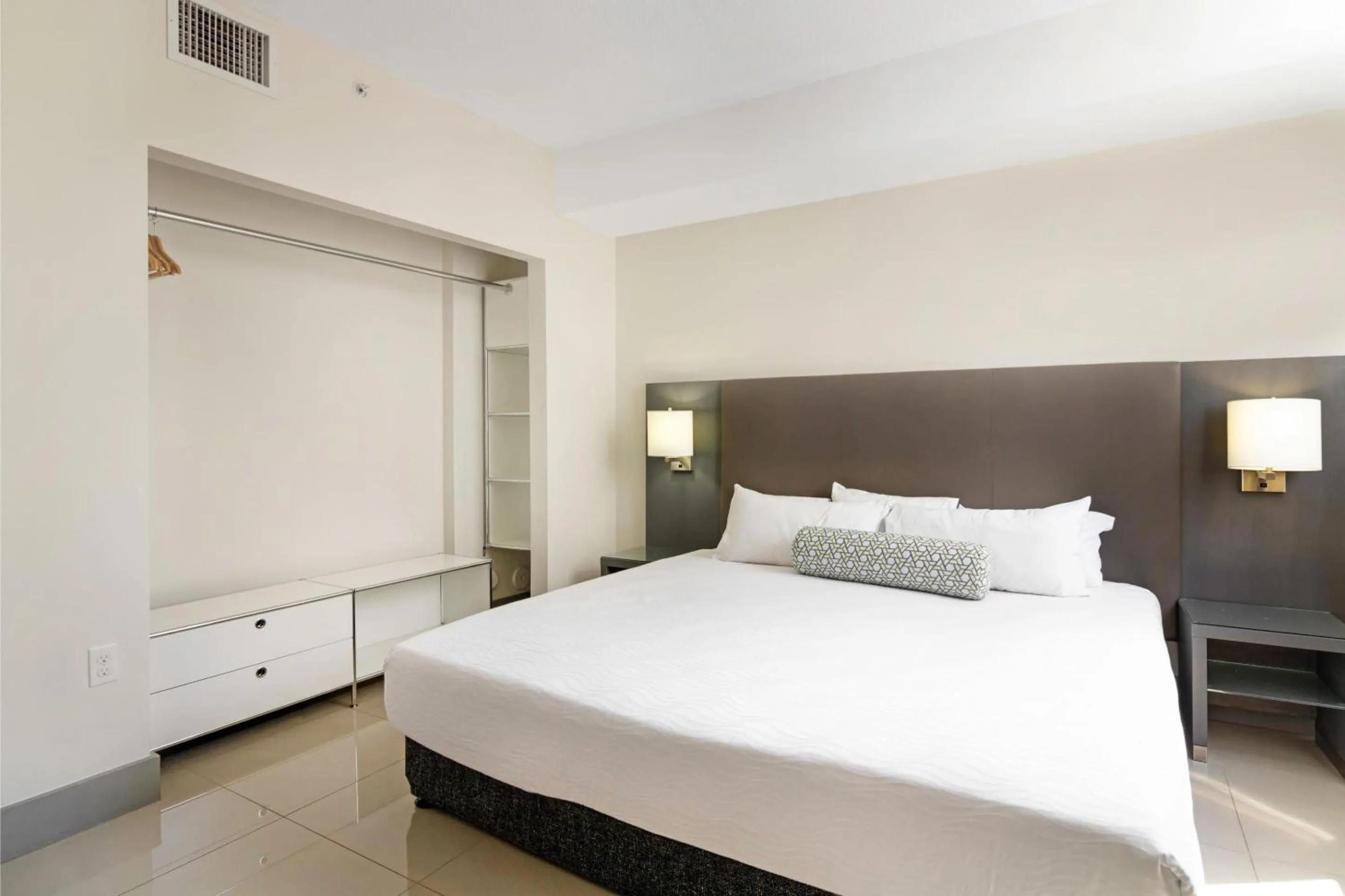 Bed in Roami at Habitat Brickell