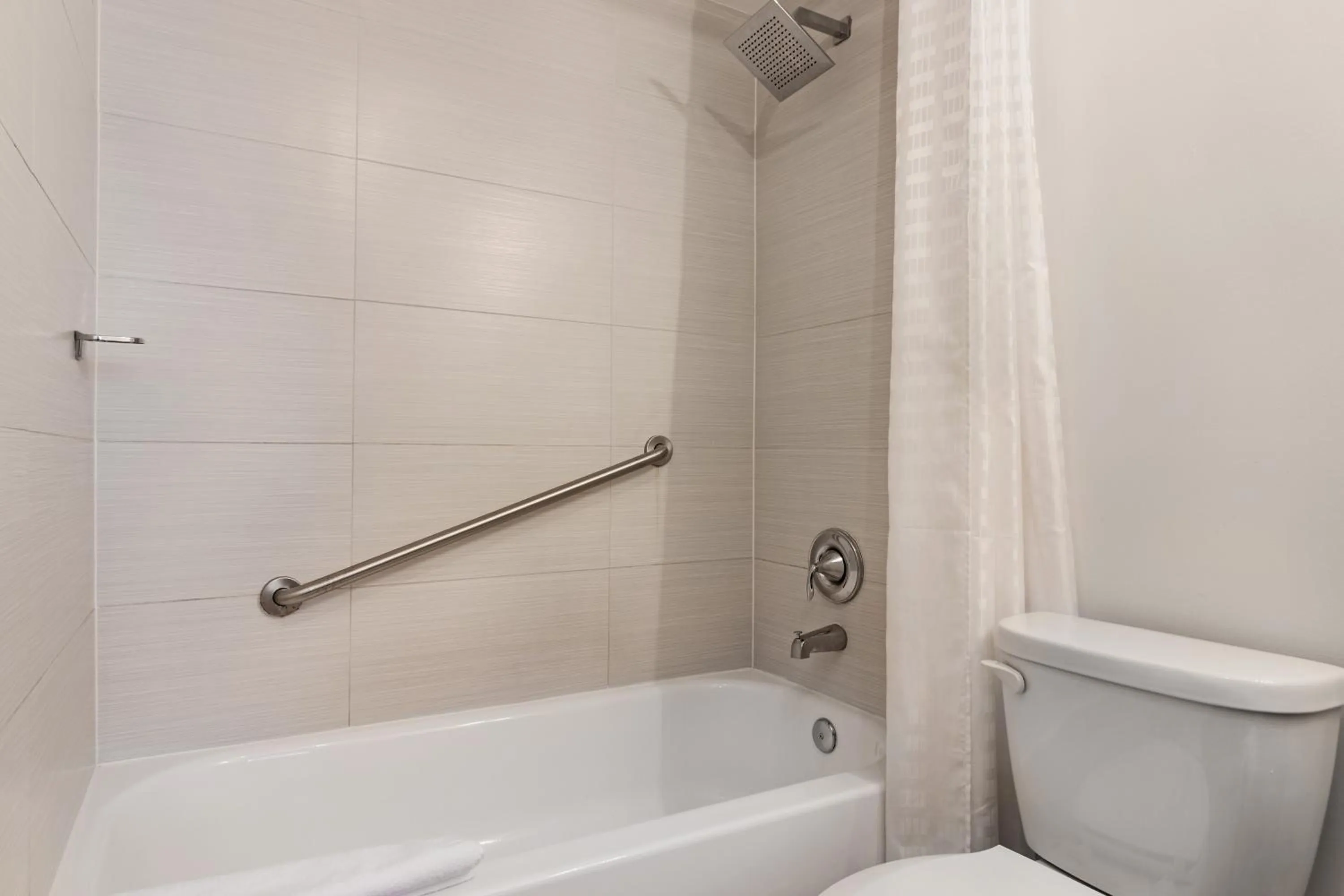 Roami at Habitat Brickell