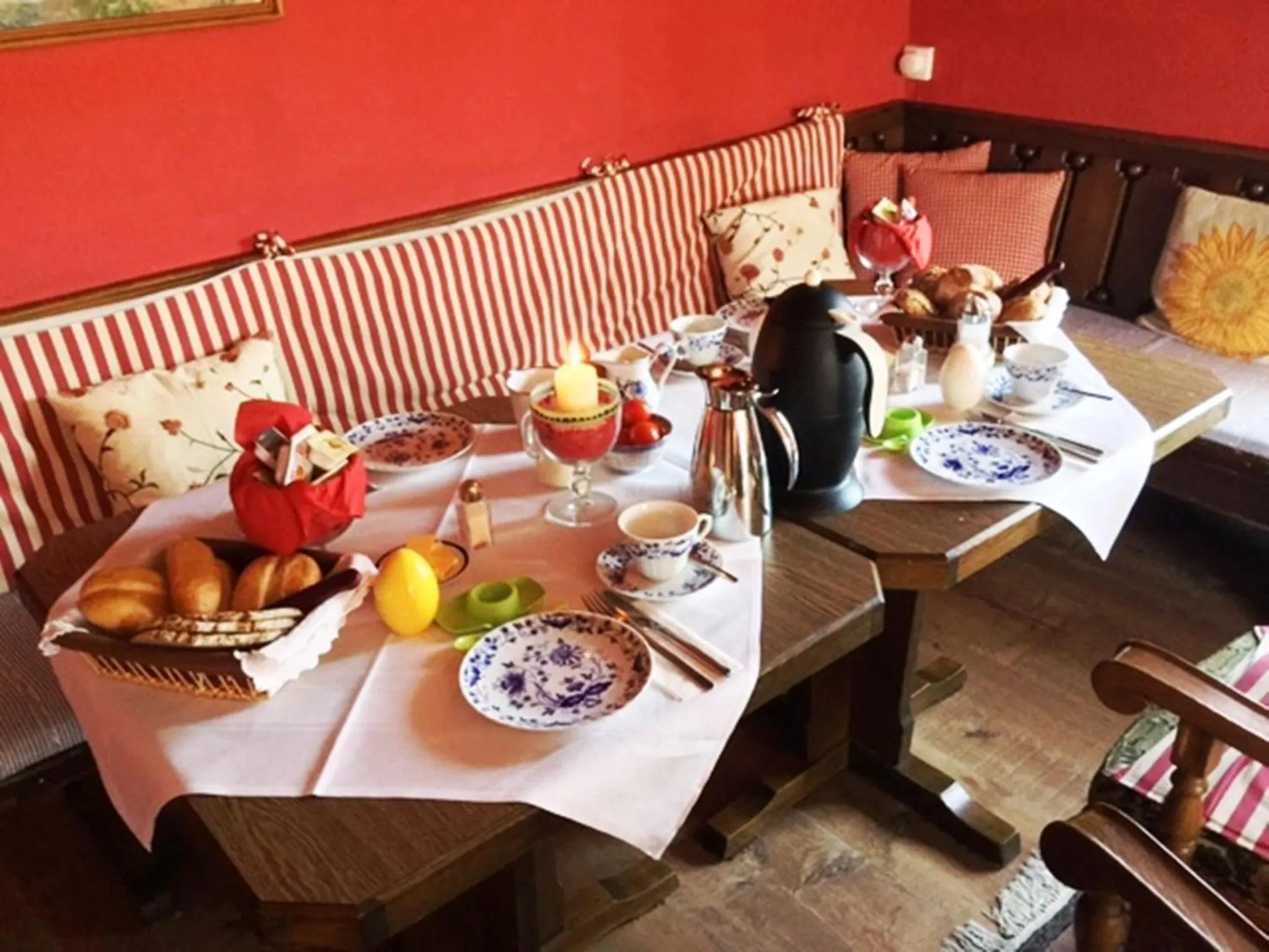 Food and drinks in Bäckeralm© - B&B 16 +