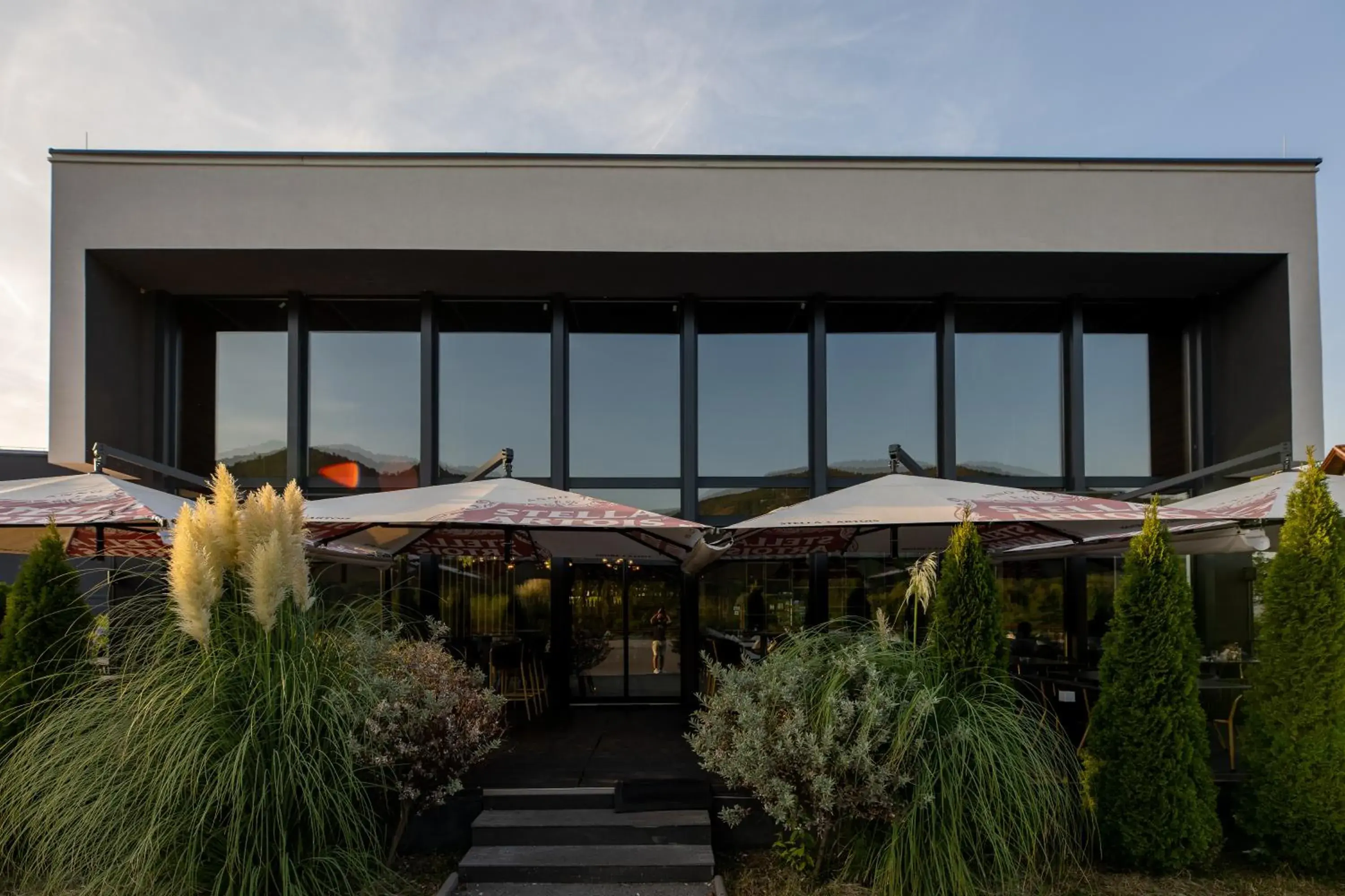 Standard King Room - single occupancy in Hotel IN Standard King Room - single occupancy in Hotel IN