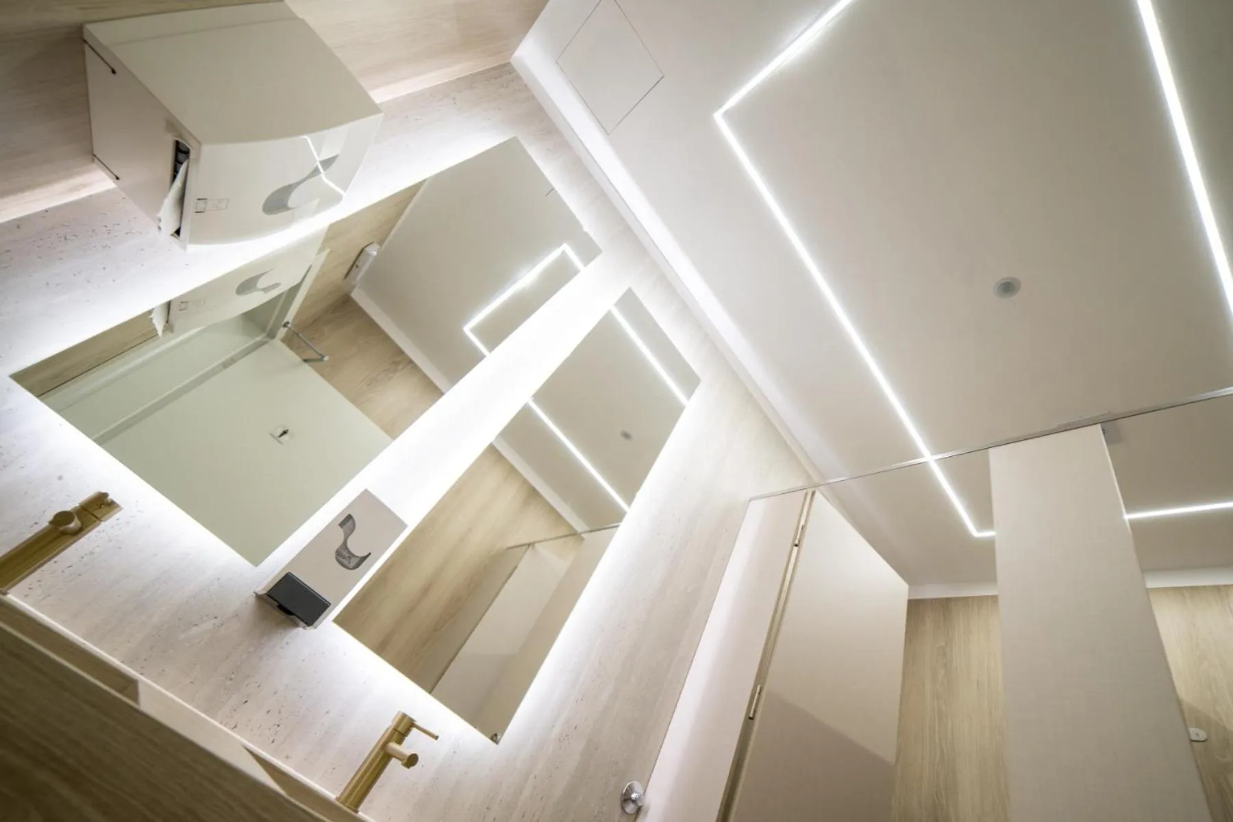 Restaurant/places to eat in Hotel IN