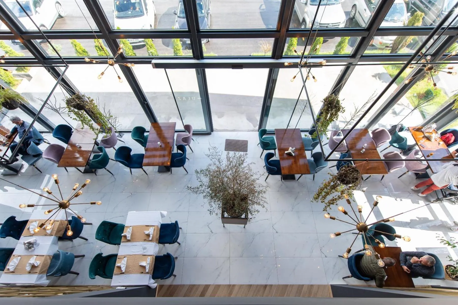 Restaurant/places to eat in Hotel IN