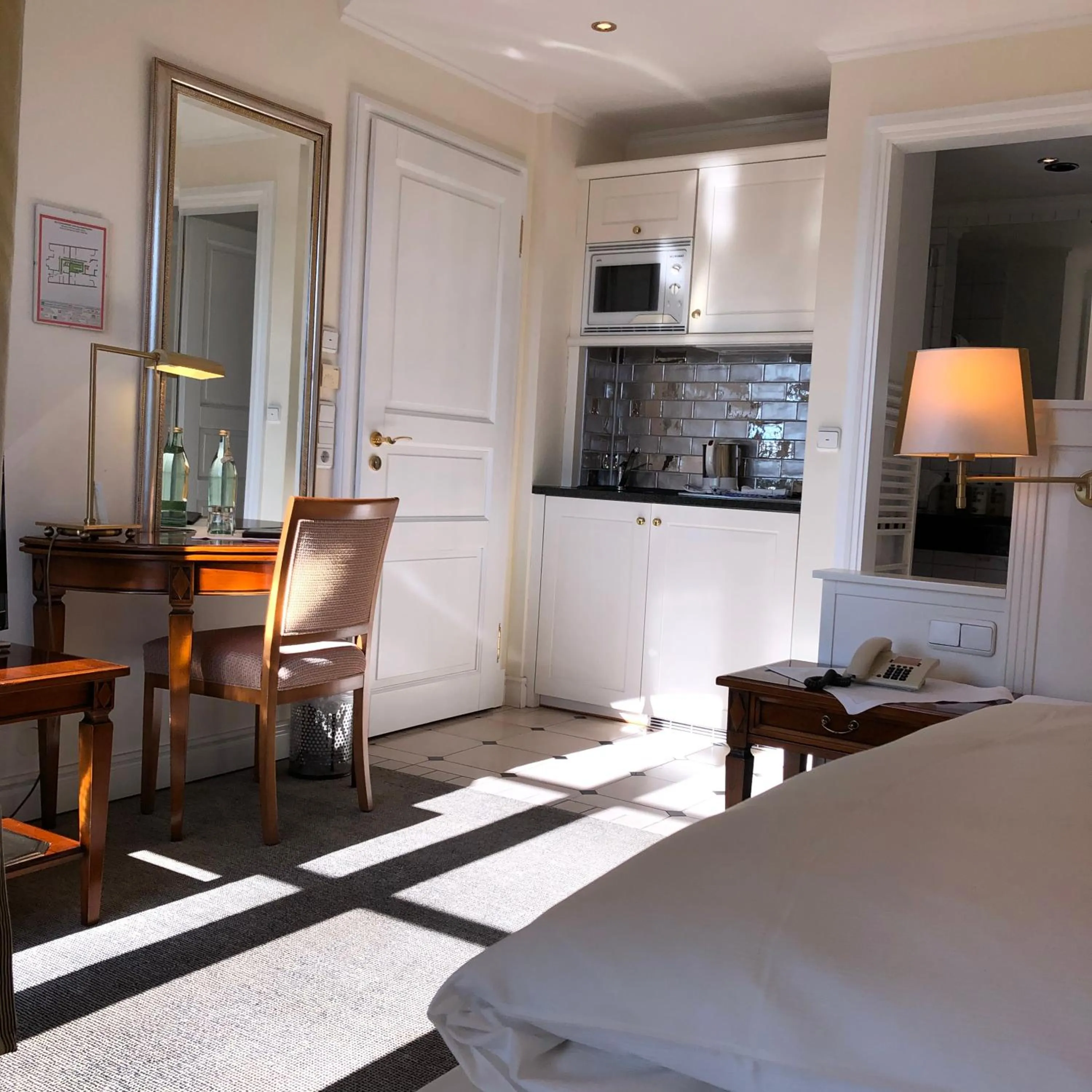 Kitchen or kitchenette, Bed in Hotel Scherf