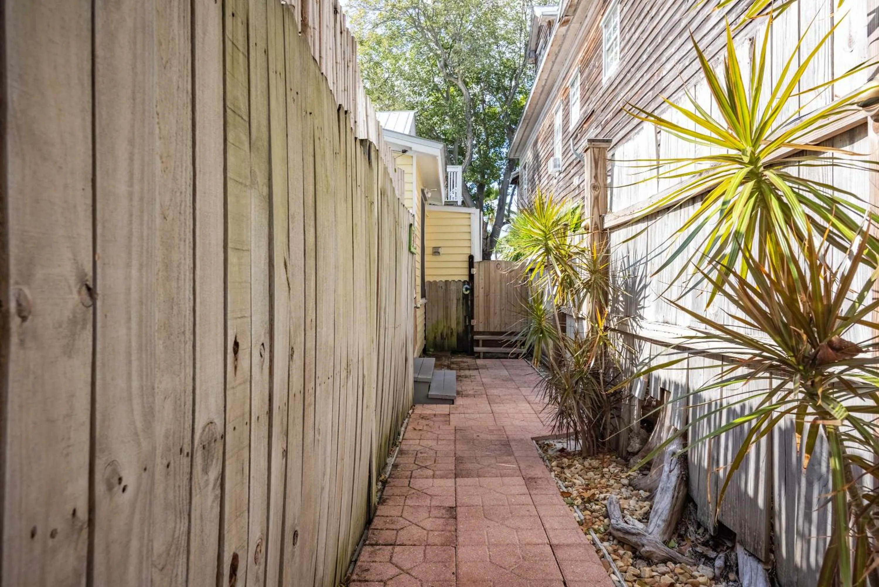 Sea Breeze -Great Location!