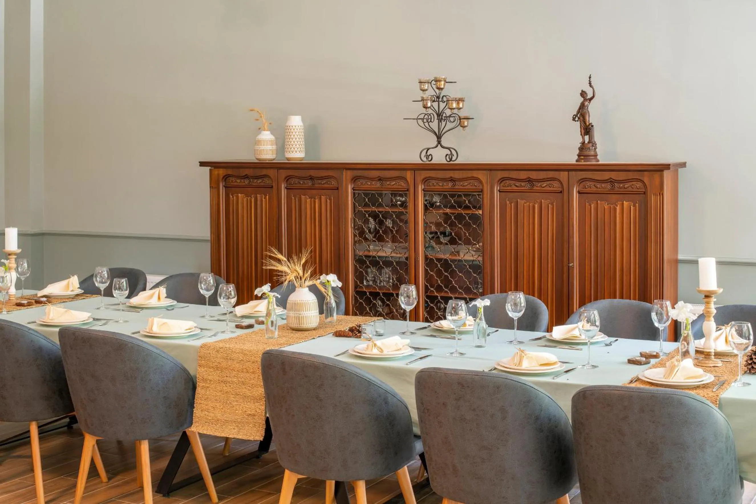 Restaurant/places to eat in SUNOLUS VINEYARDHOUSe