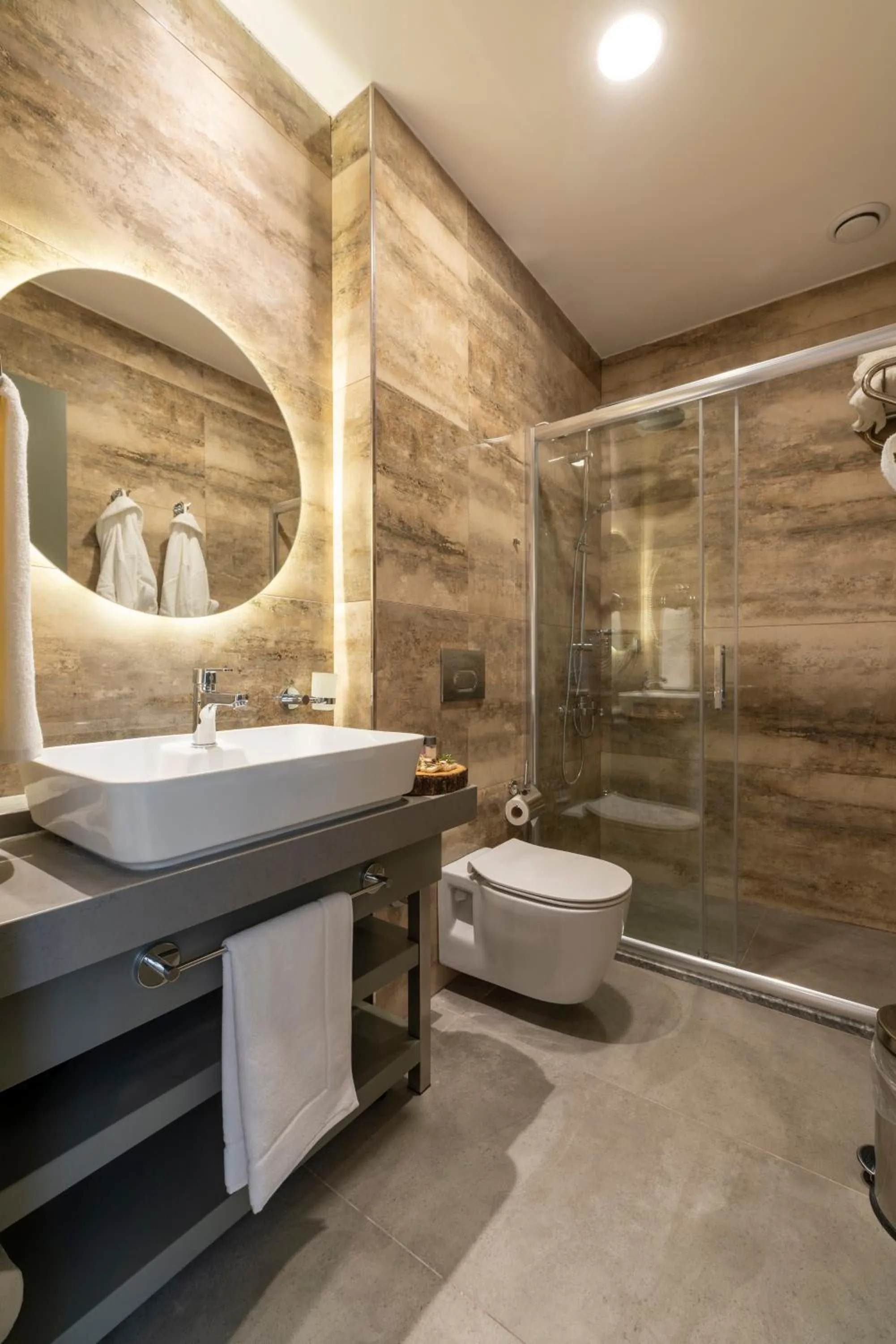 Shower in SUNOLUS VINEYARDHOUSe