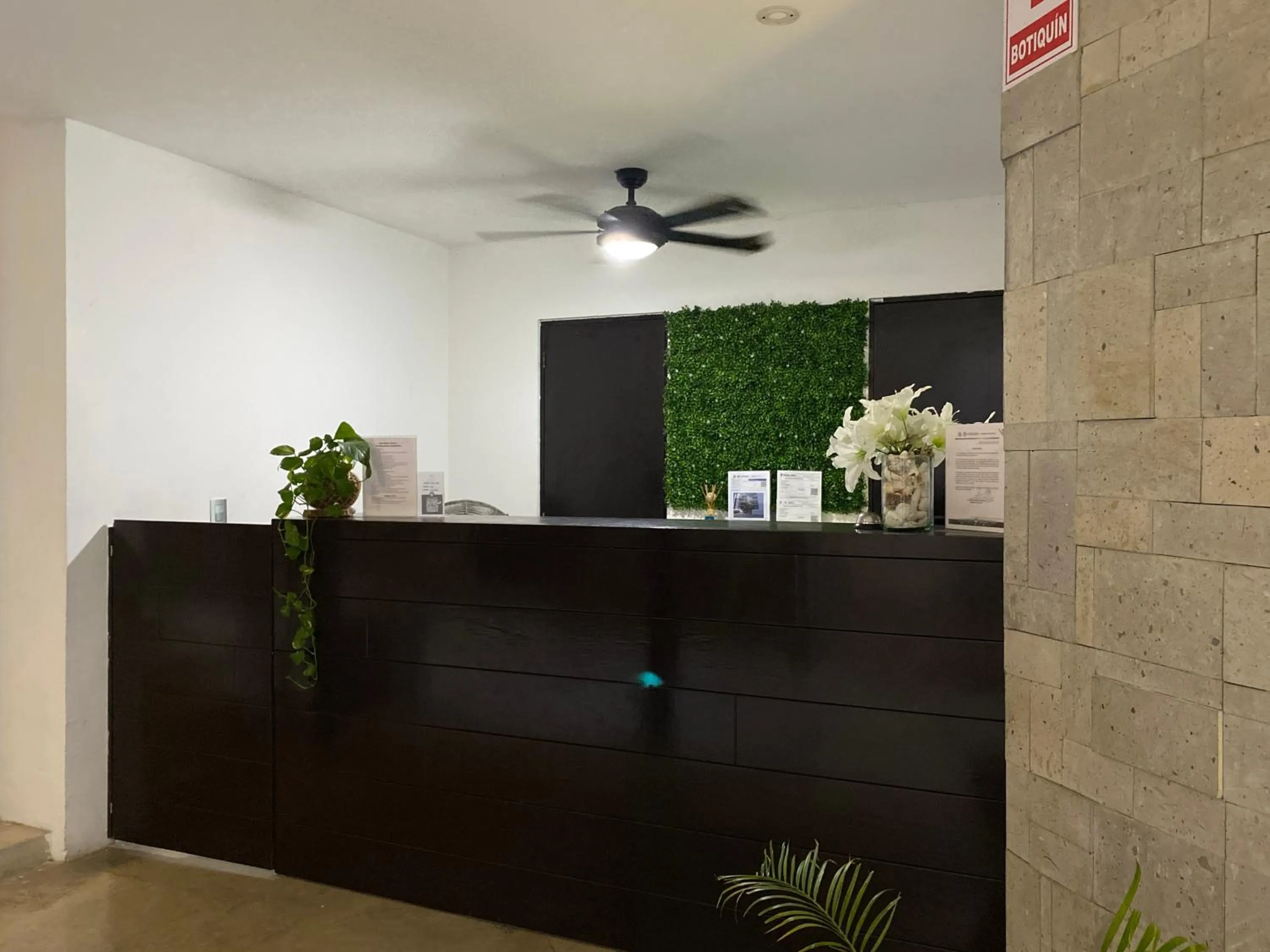 Lobby or reception in Sole Suites Apartments Playa del Carmen