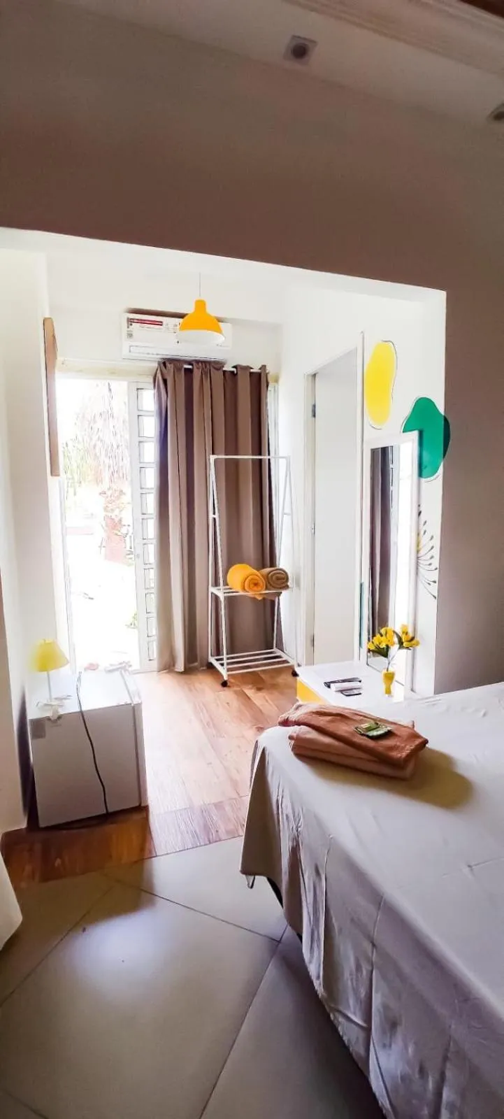 Photo of the whole room, Bed in Biomas Hotel