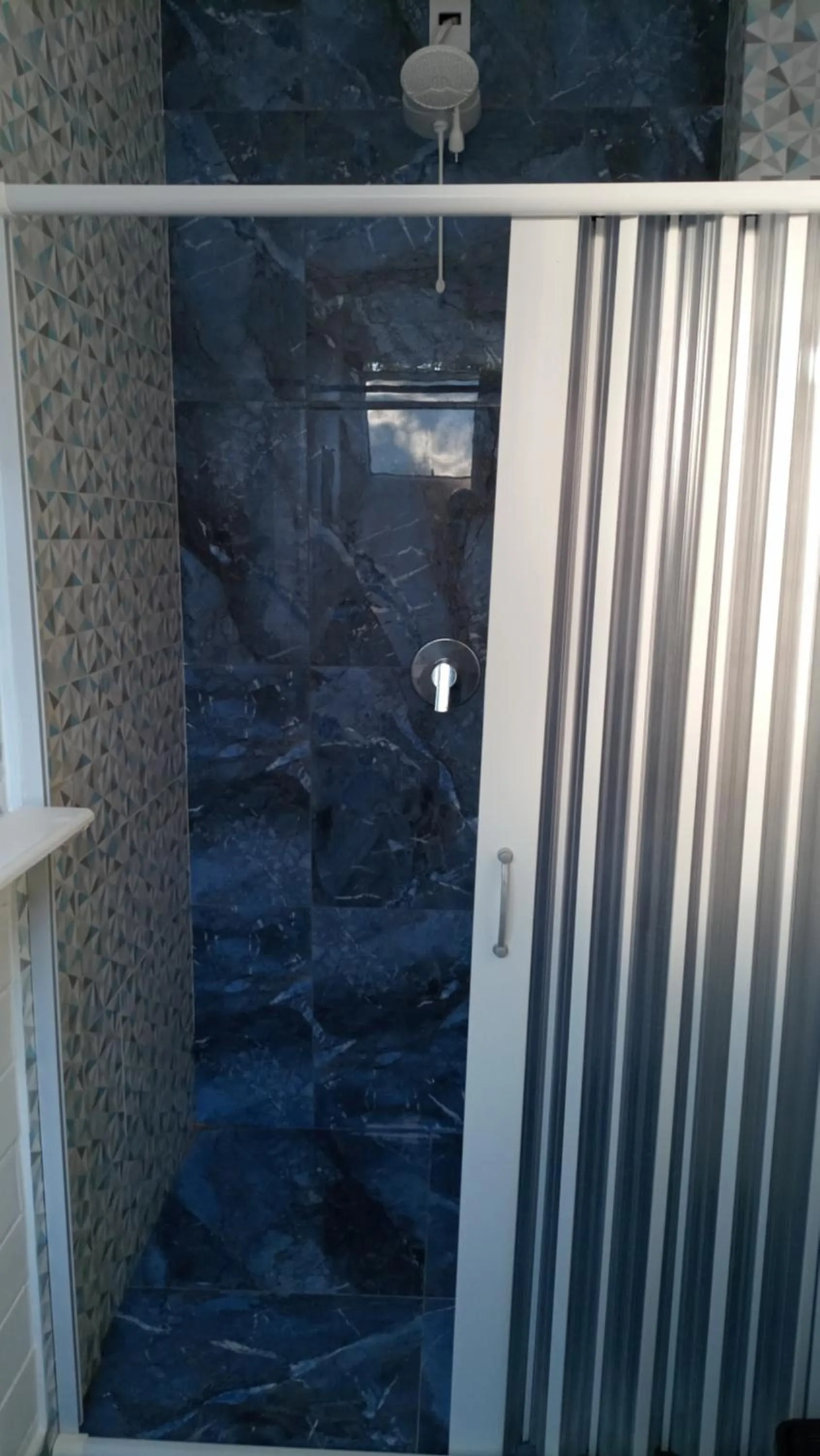 Shower in Biomas Hotel