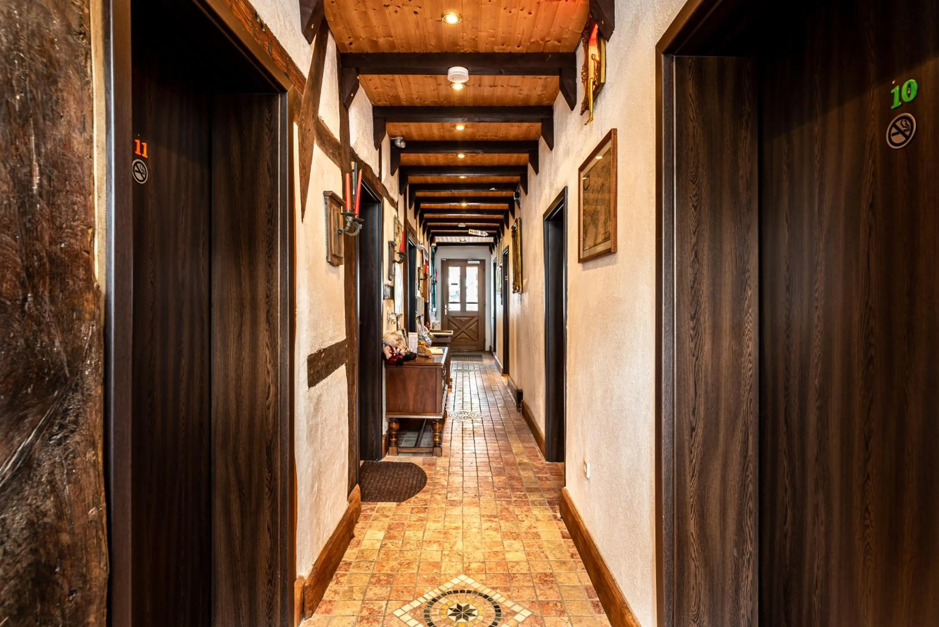 Property building in AKZENT Land-Hotel Zum Schwan, Garni WEILERSWIST-METTERNICH, 3 E-LADESTATIONEN, Nähe PHANTASIALAND, PALMENPARADIES Euskirchen