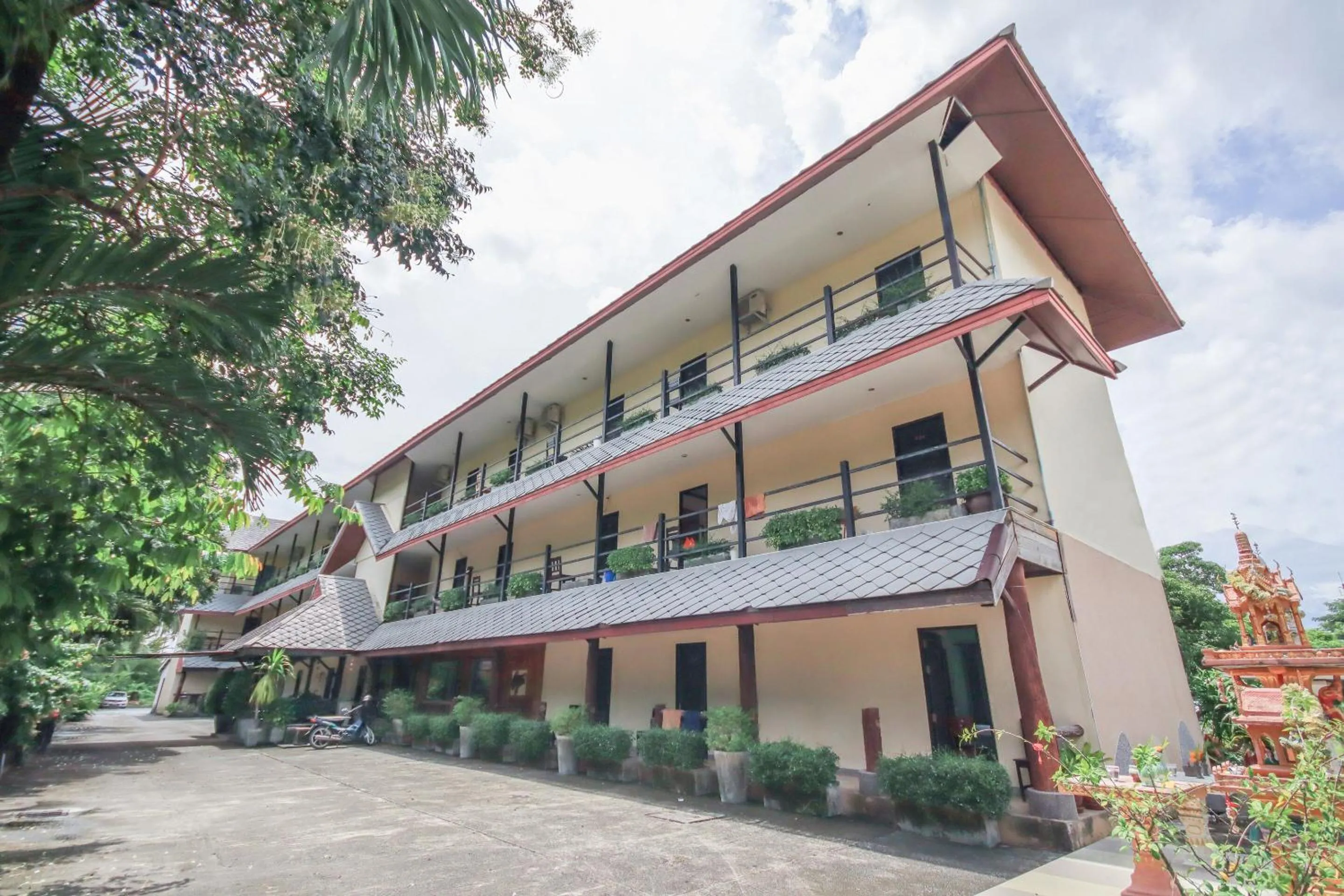 Facade/entrance in Prickhom Garden Hotel