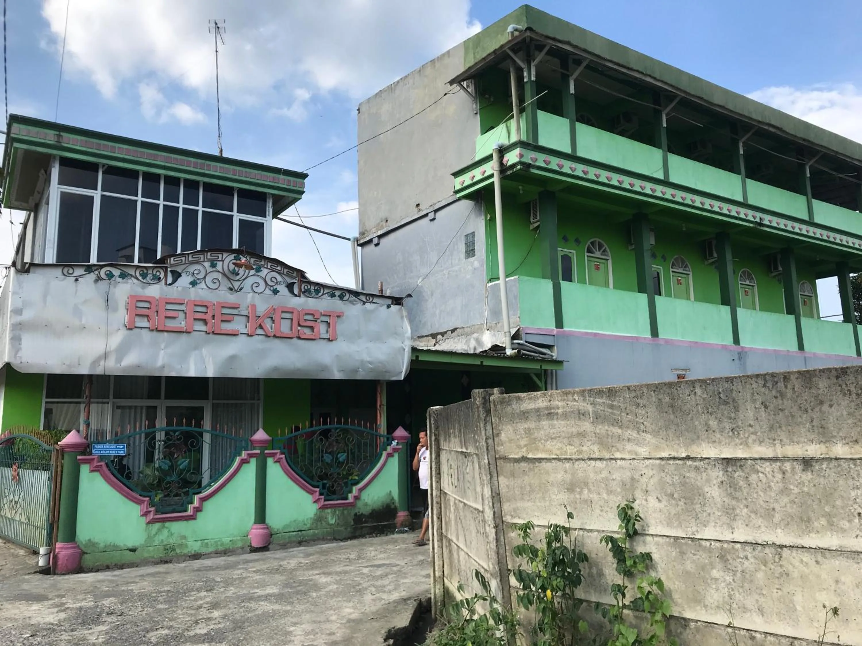 Property building in OYO Life 3874 Rere Residence Syariah