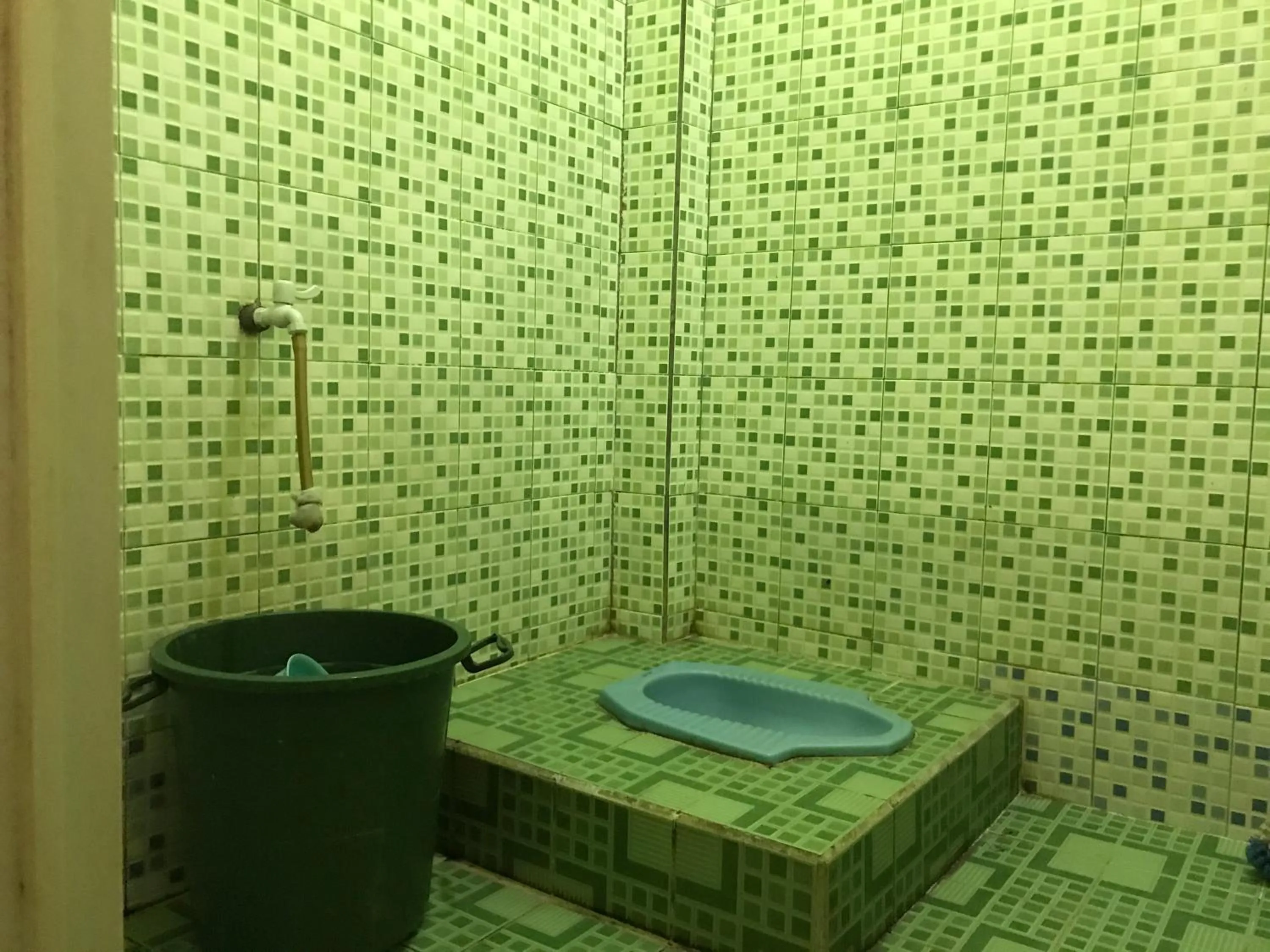 Bathroom in OYO Life 3874 Rere Residence Syariah