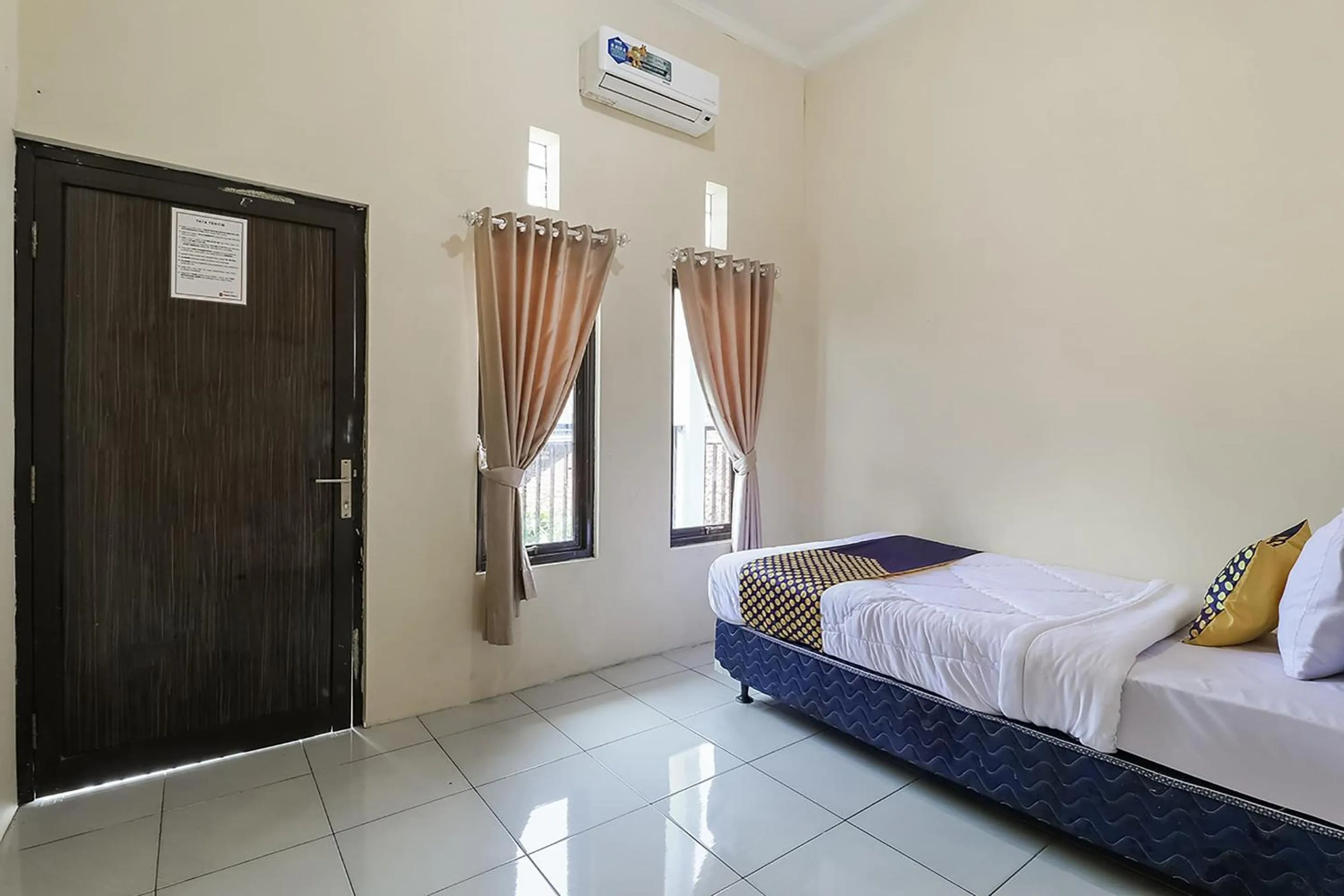 Bedroom, Bed in SPOT ON 3859 Sweet Candy 2NearResinda park mall