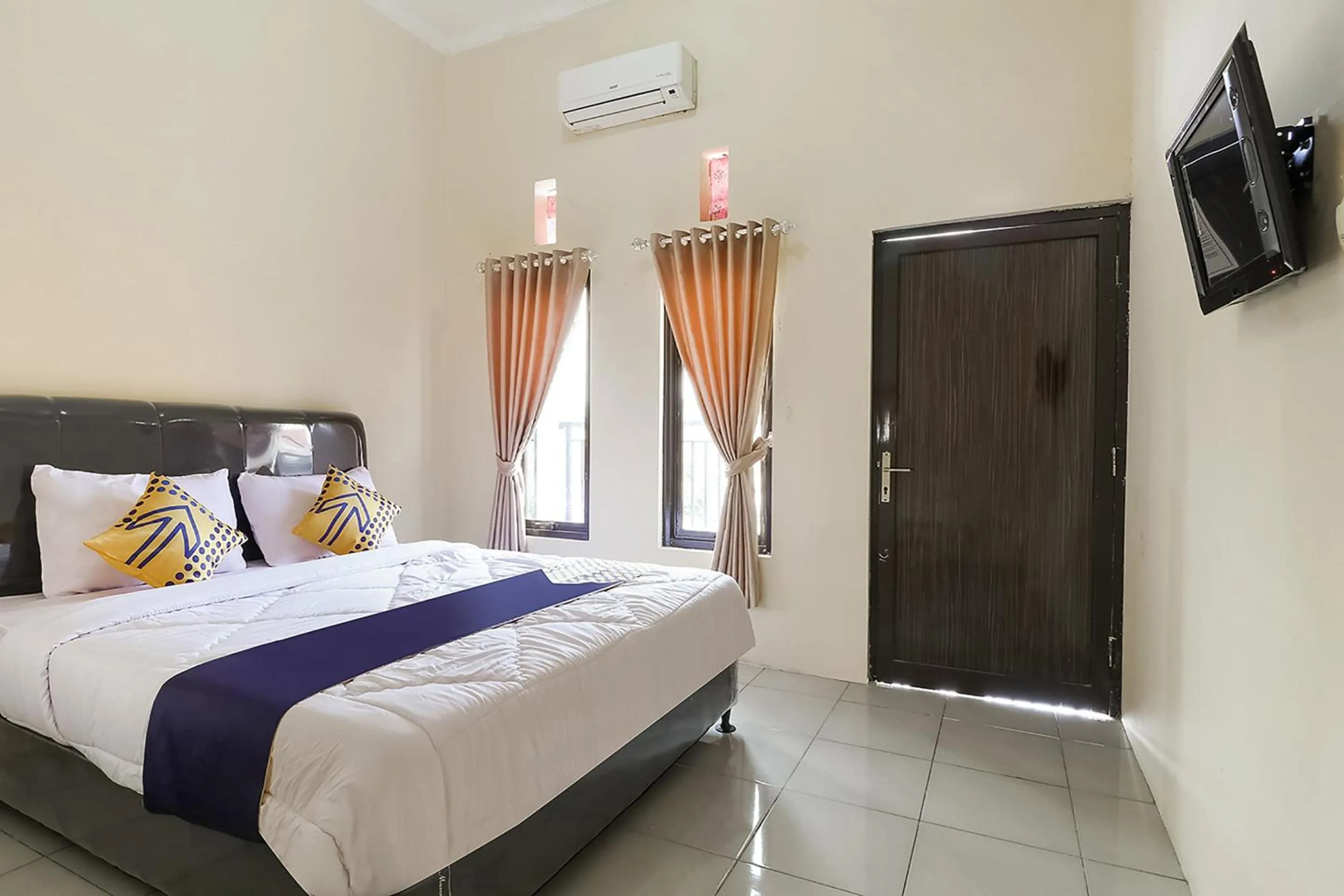 Bedroom, Bed in SPOT ON 3859 Sweet Candy 2NearResinda park mall