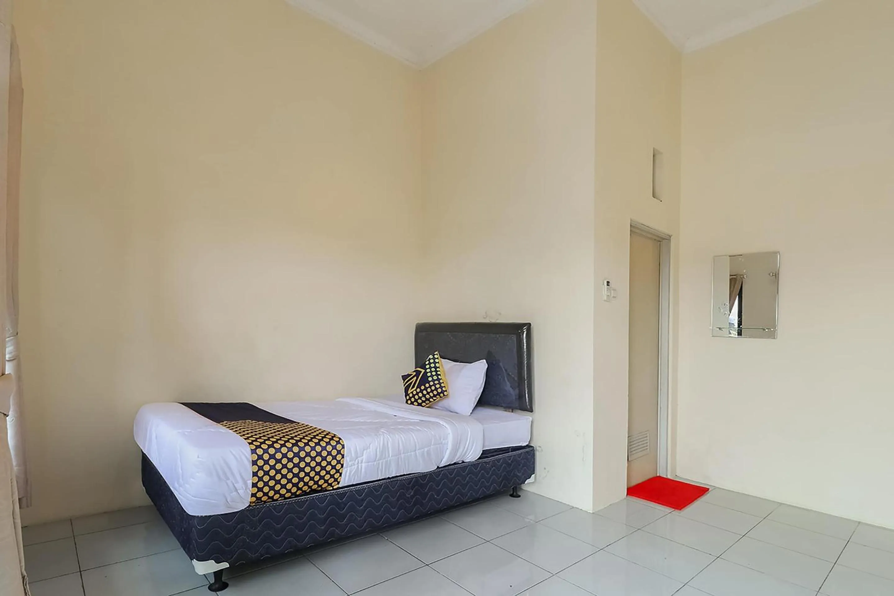 Bedroom, Bed in SPOT ON 3859 Sweet Candy 2NearResinda park mall