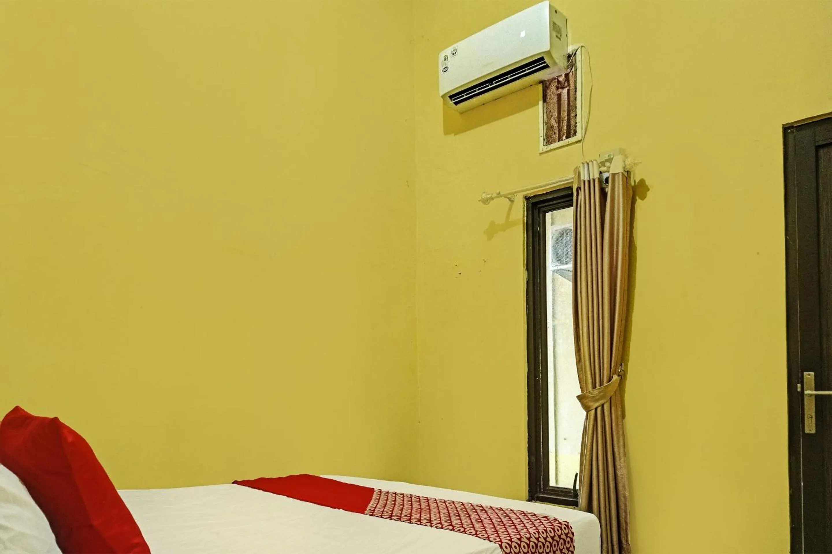 Bedroom, Bed in Hotel O Sweet Candy 1 Syariah