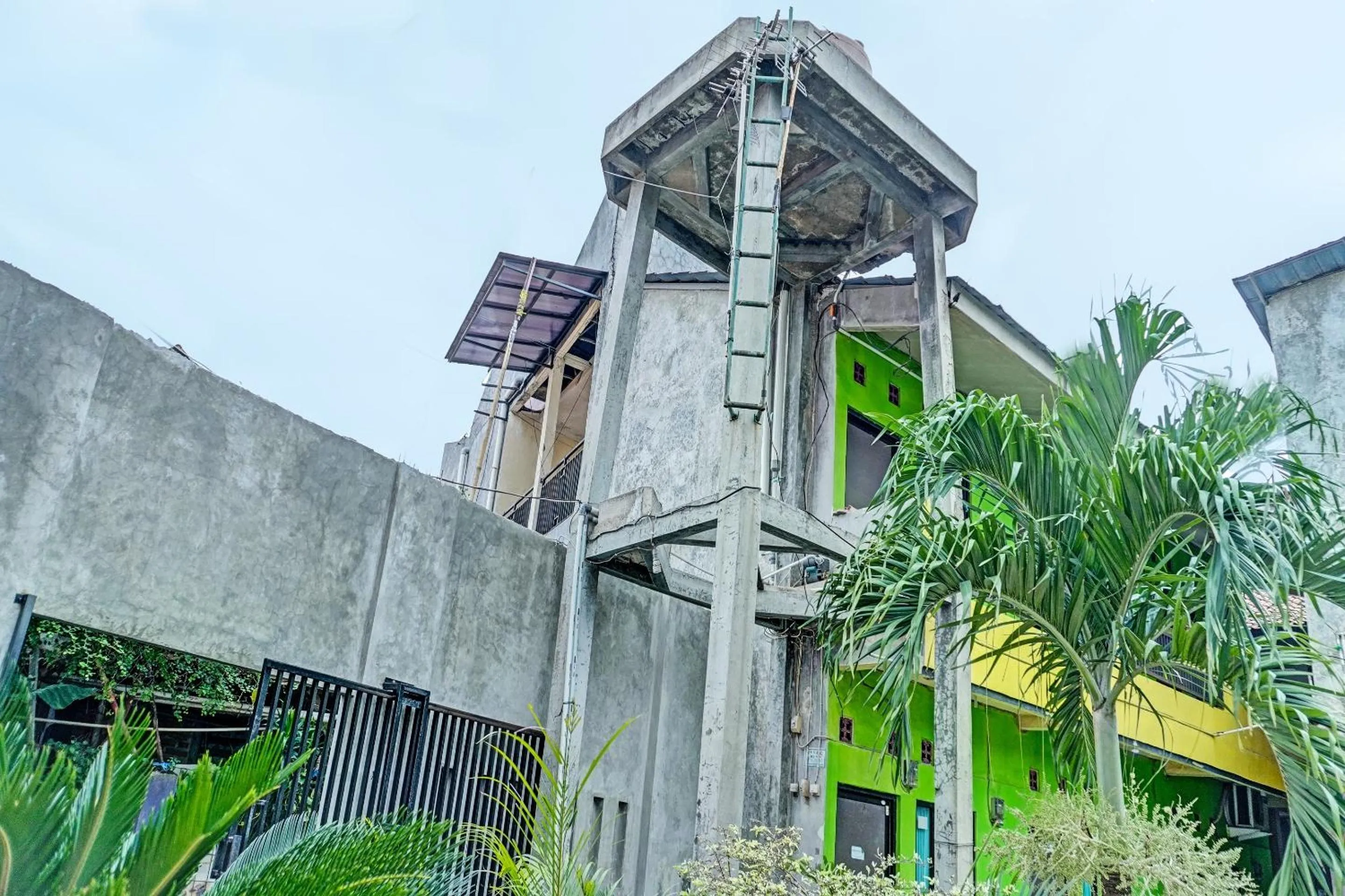 Facade/entrance in Hotel O Sweet Candy 1 Syariah