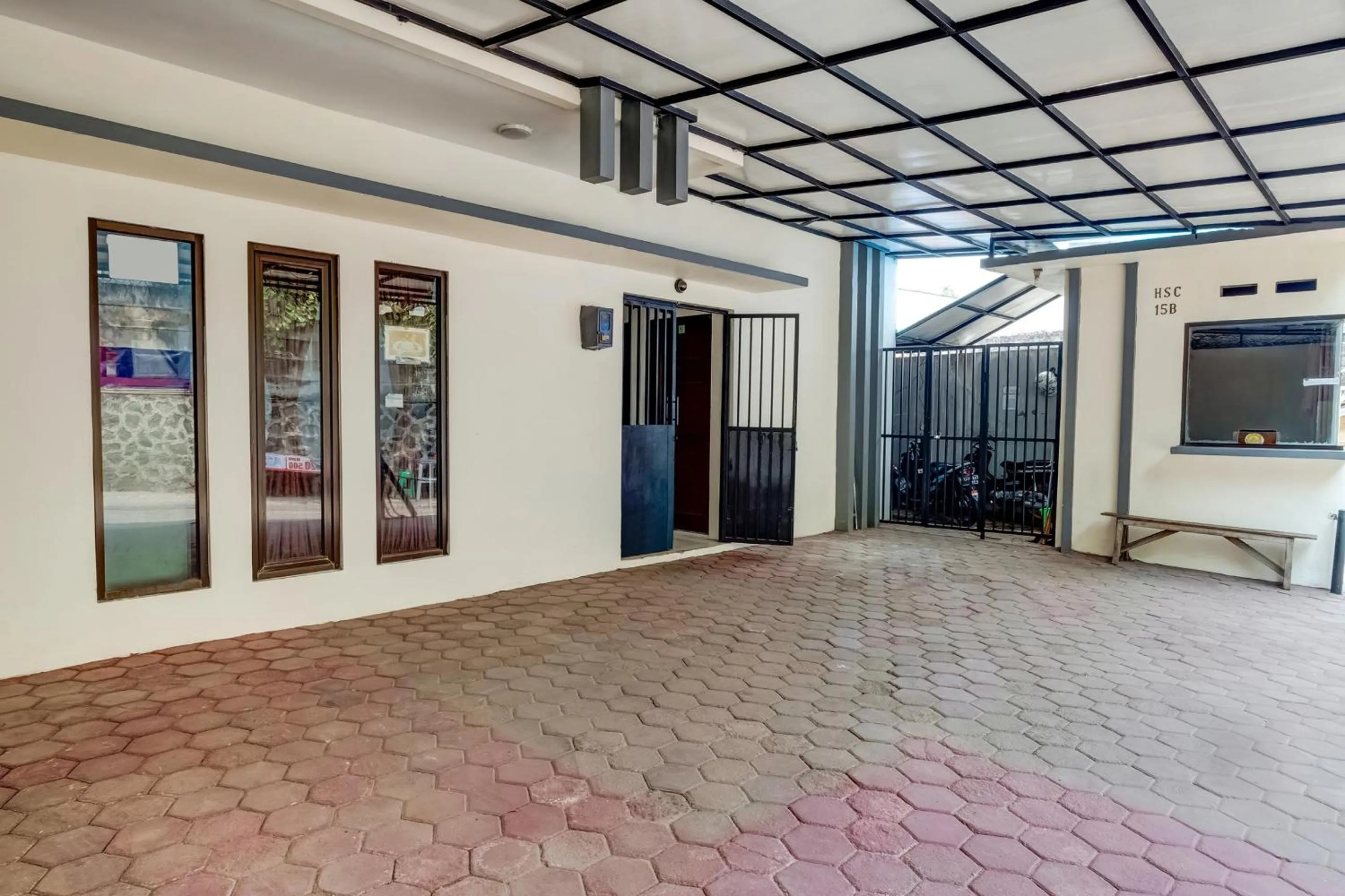 Facade/entrance in Hotel O Graha Hsc Syariah