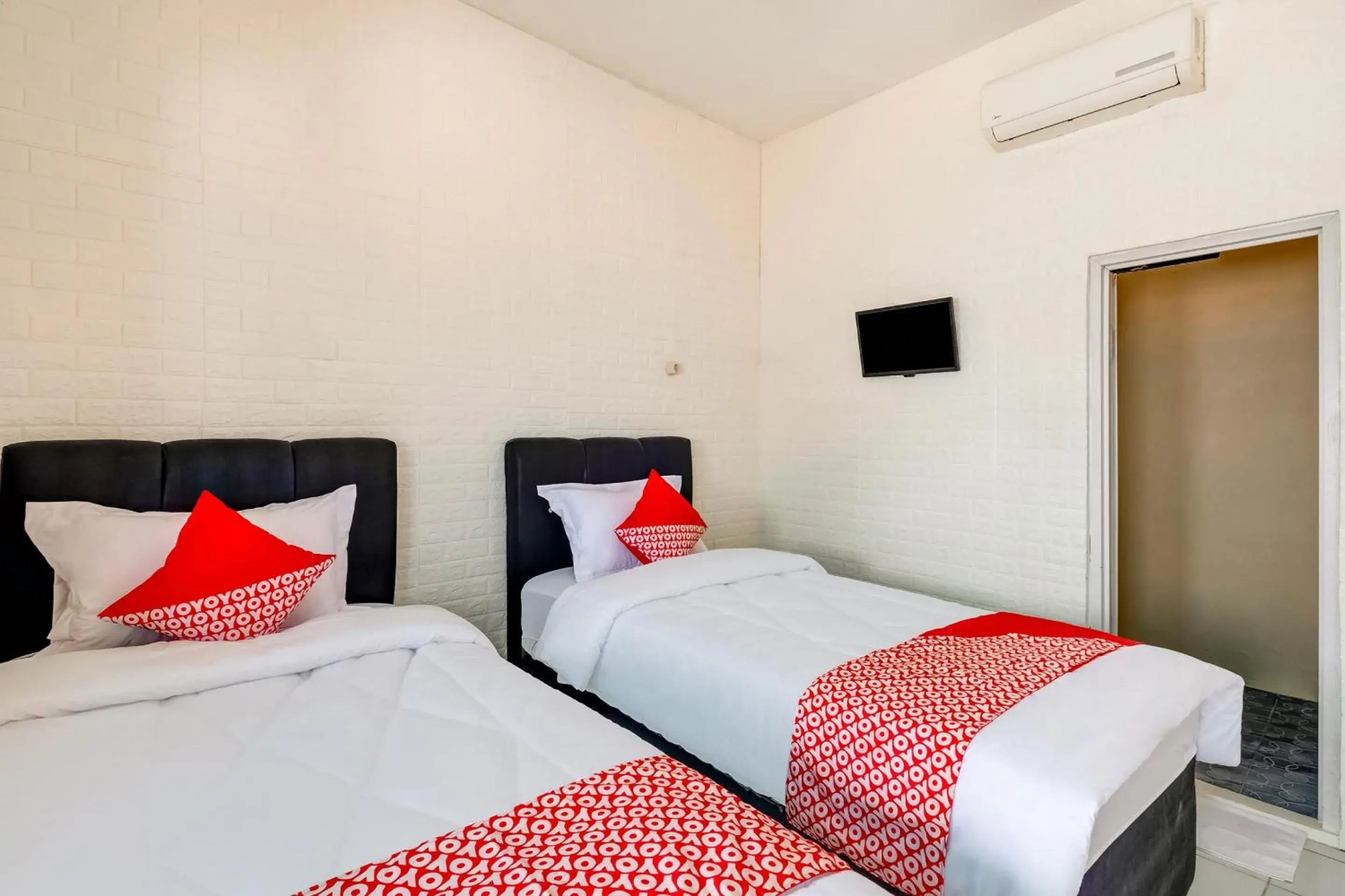 Standard Twin Room in Hotel O Graha Hsc Syariah Standard Twin Room in Hotel O Graha Hsc Syariah