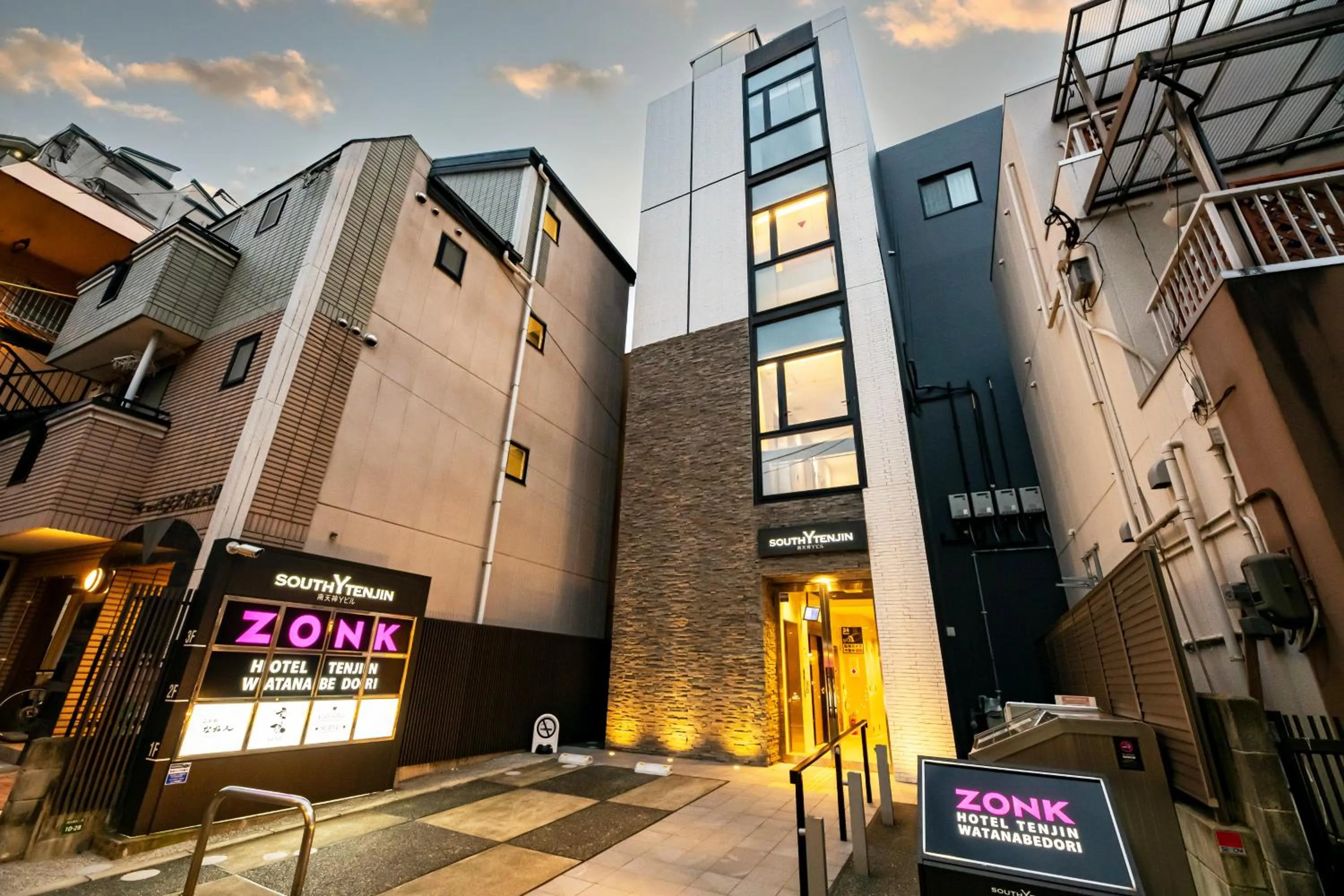 Property building in ZONK HOTEL Tenjin-Watanabedori