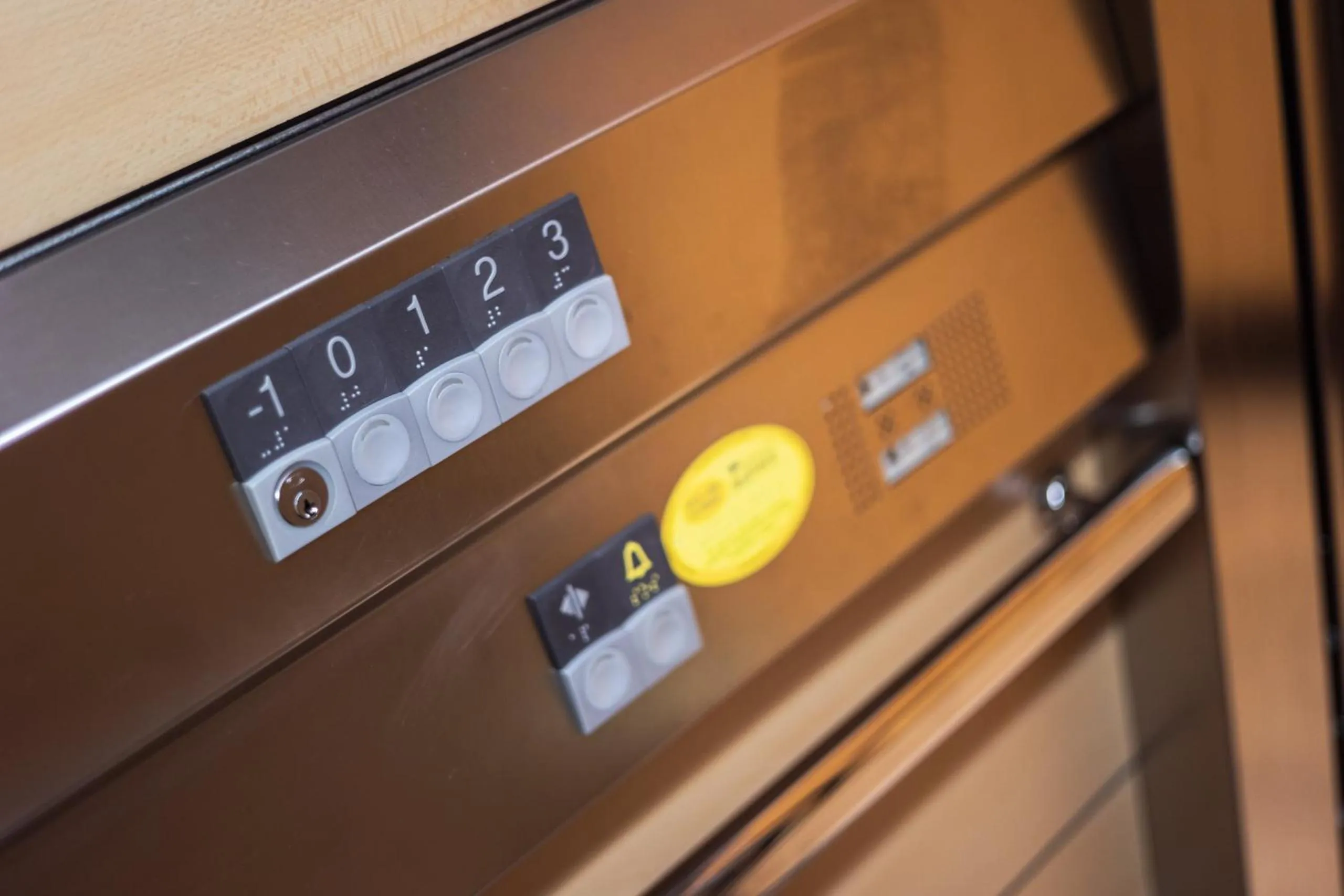 Decorative detail in Apartamentos Reyes Católicos