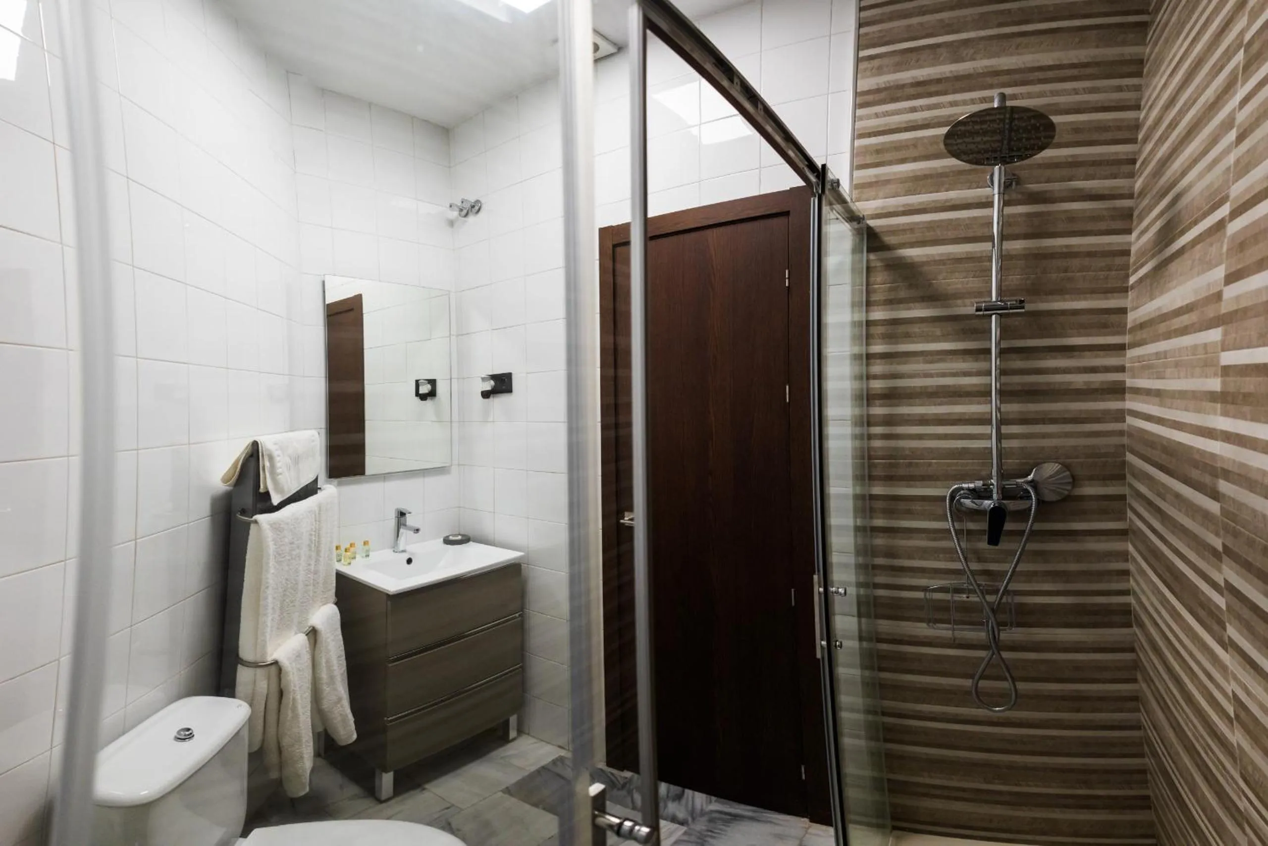 Bathroom in Apartamentos Reyes Católicos