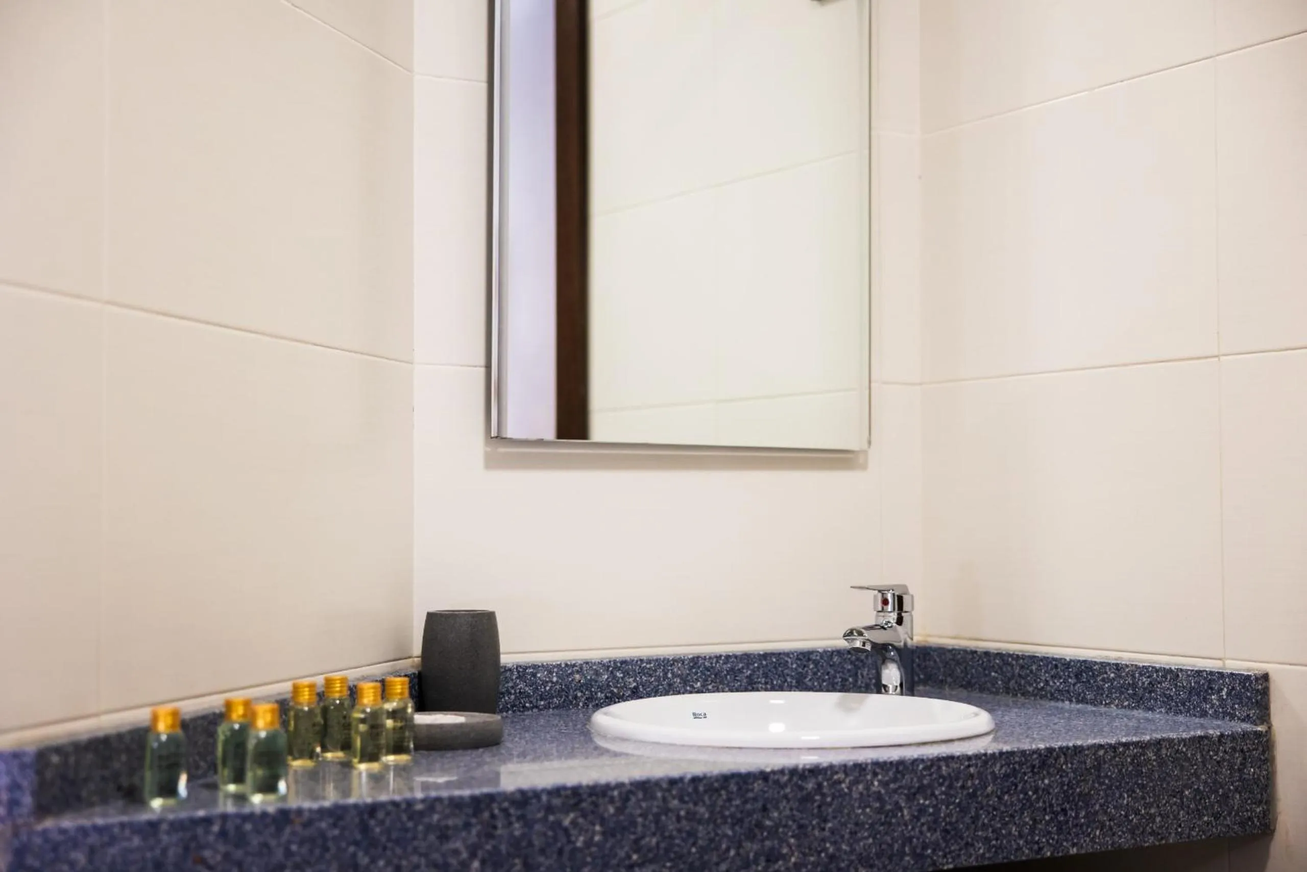 Bathroom in Apartamentos Reyes Católicos