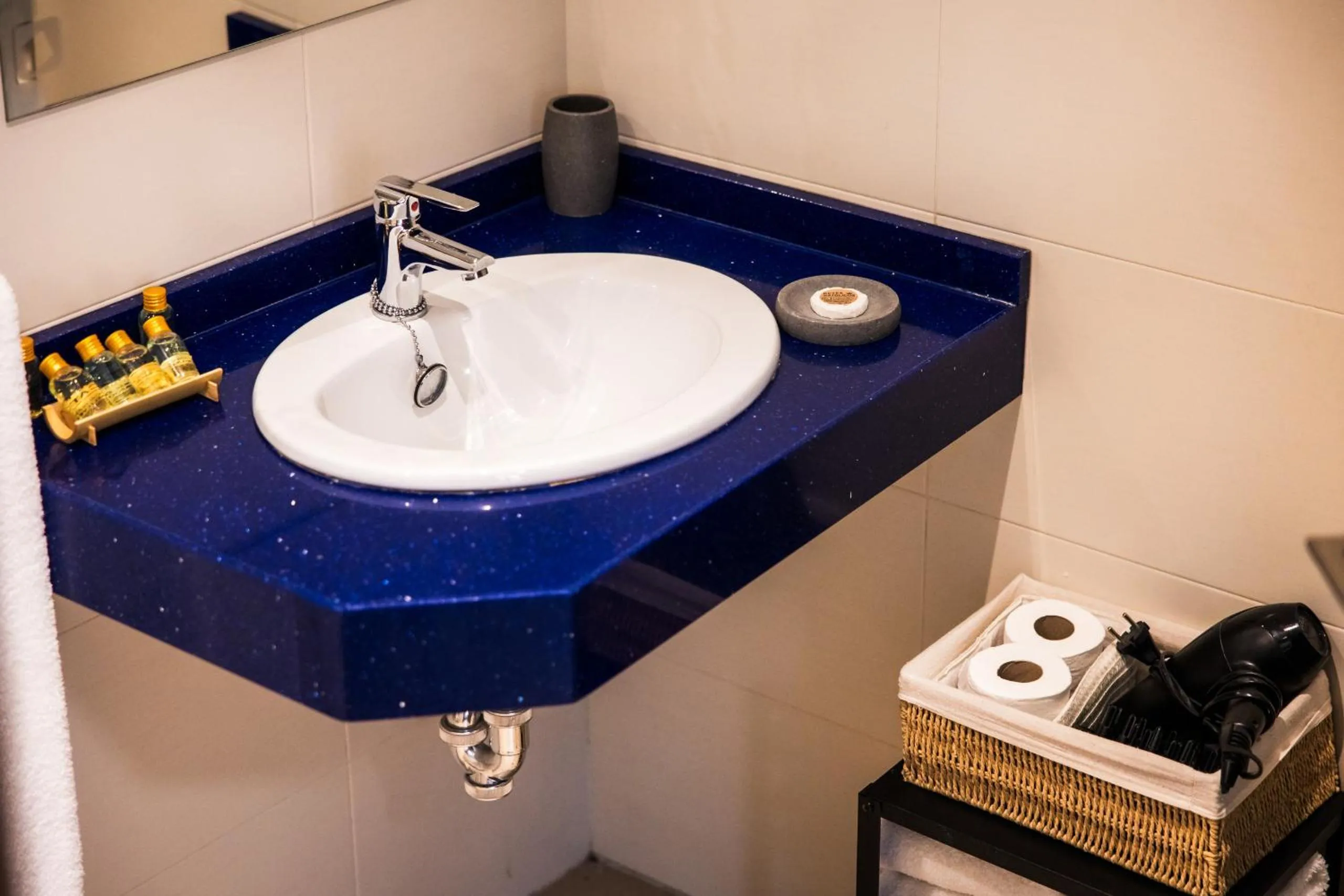 Bathroom in Apartamentos Reyes Católicos