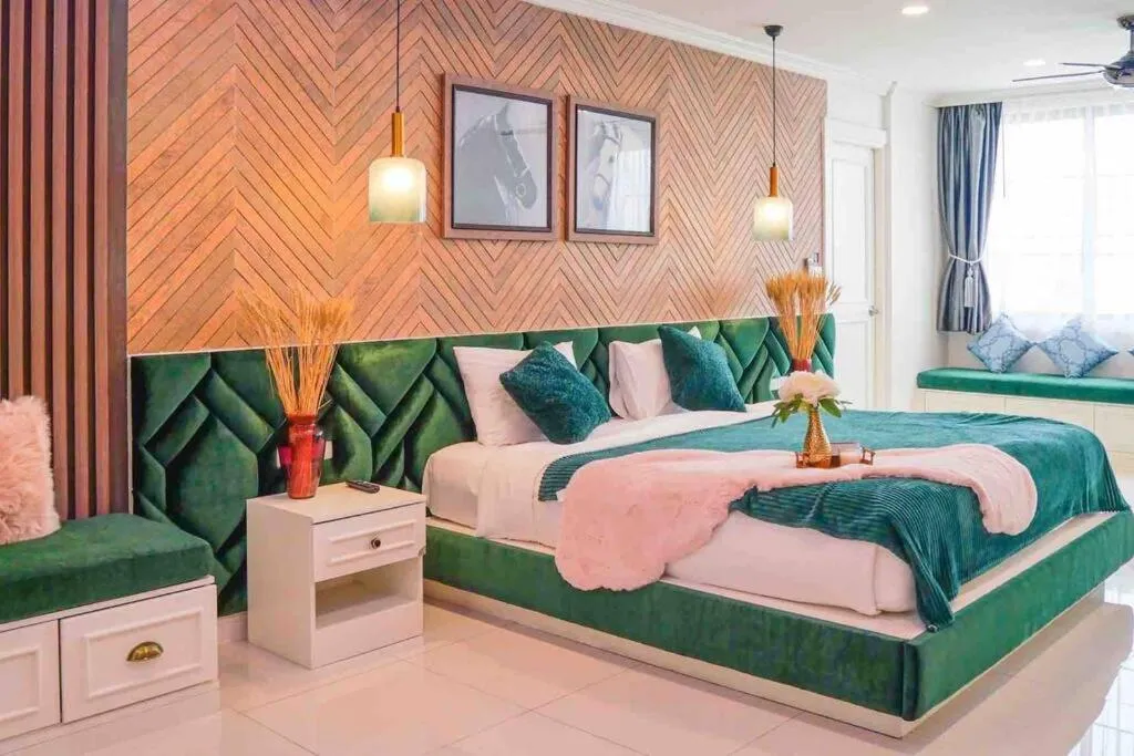 Bed in Pattaya Pool Villa-Exquisite Pool Villa H