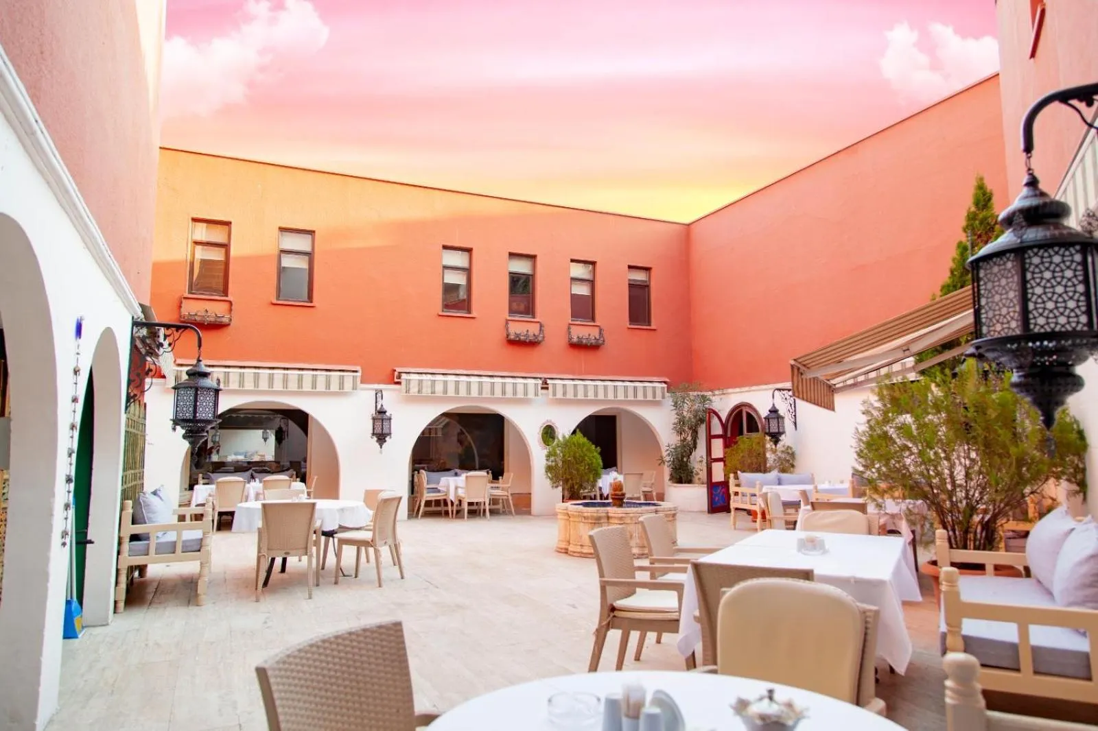 Patio in ÂLÂ HAN BOUTIQUE HOTEL