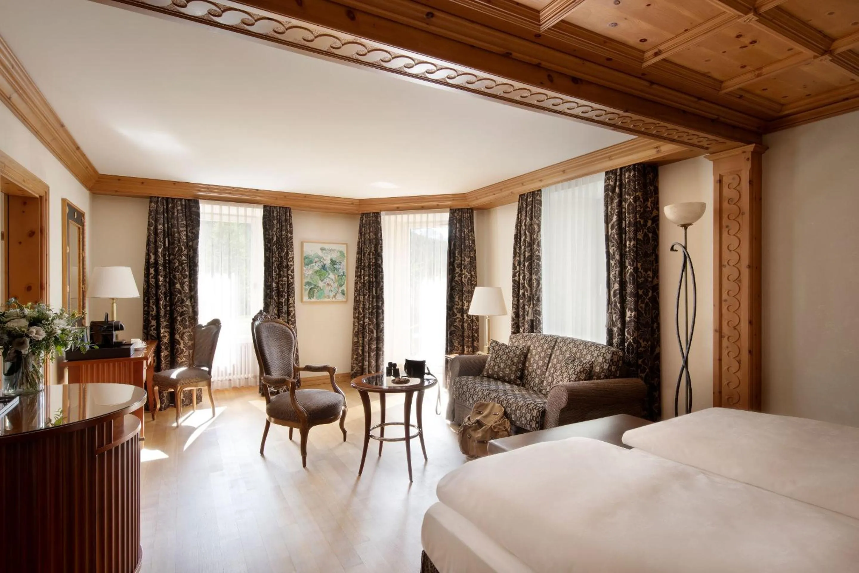 Balcony/Terrace, Bed in Grand Hotel Kronenhof