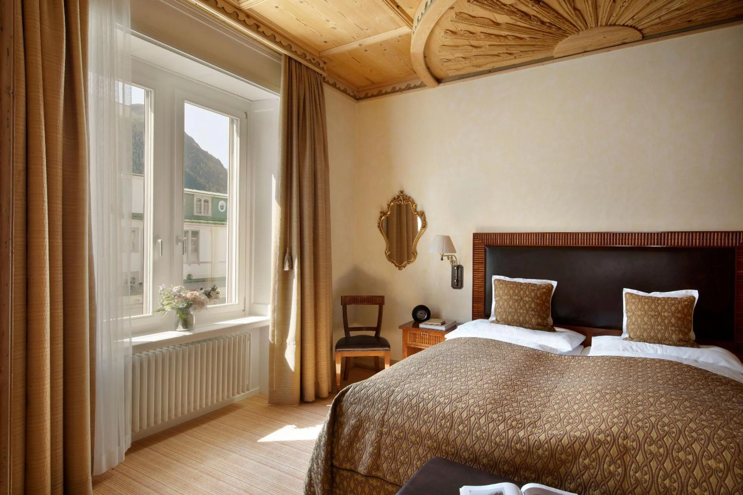 Bed in Grand Hotel Kronenhof