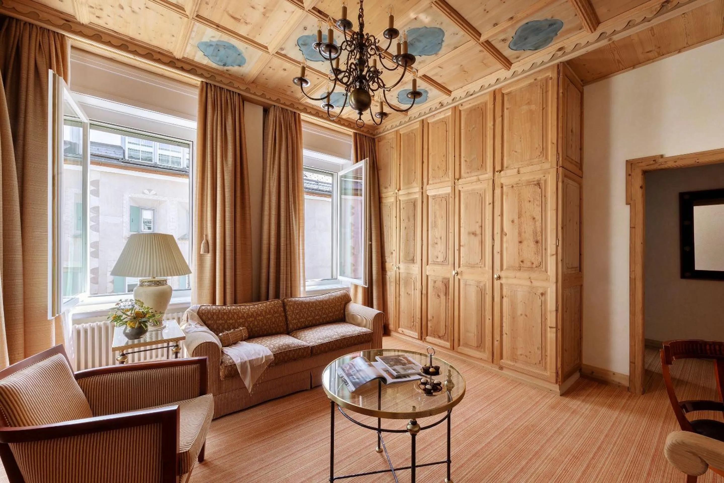 Seating area in Grand Hotel Kronenhof