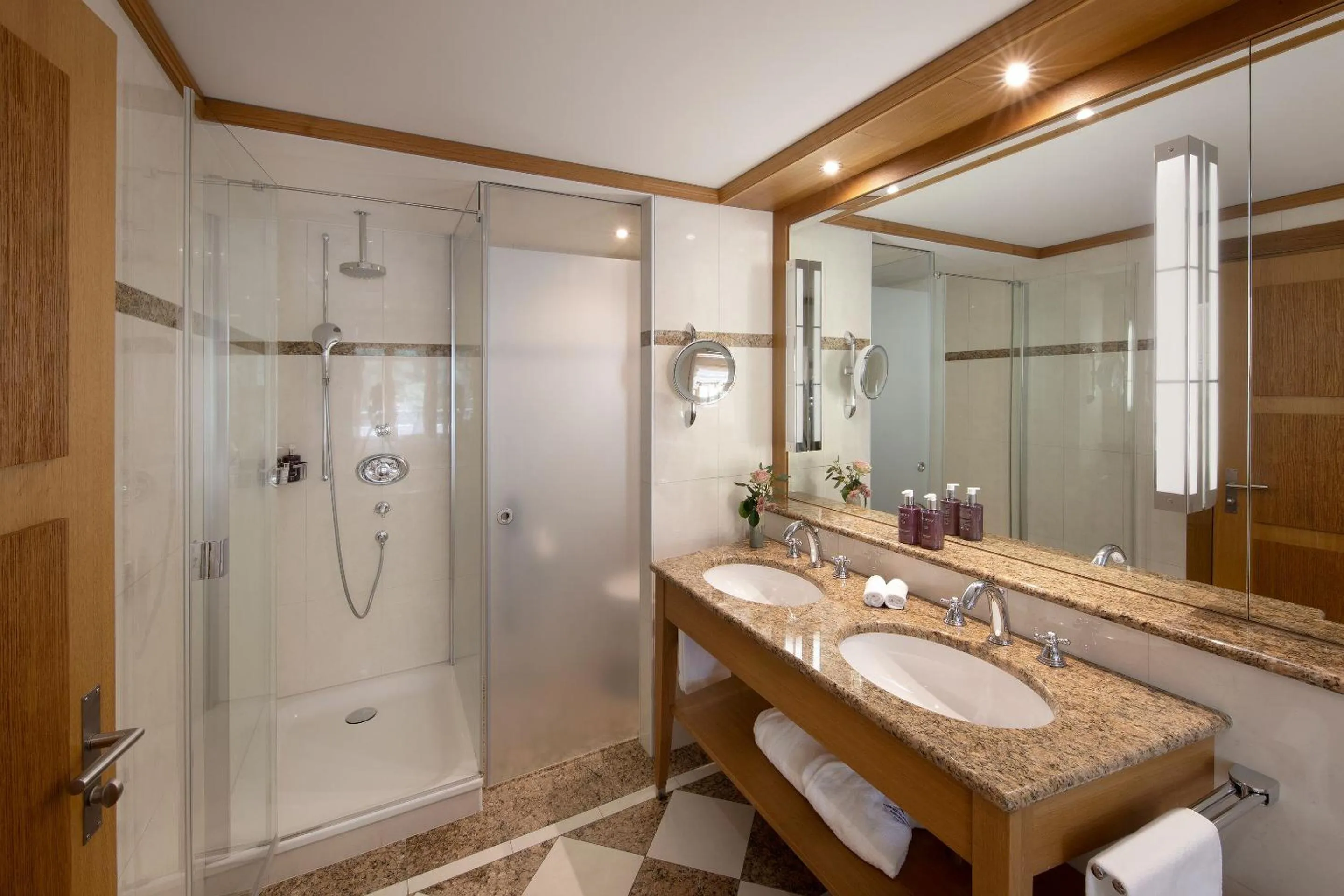 Shower in Grand Hotel Kronenhof