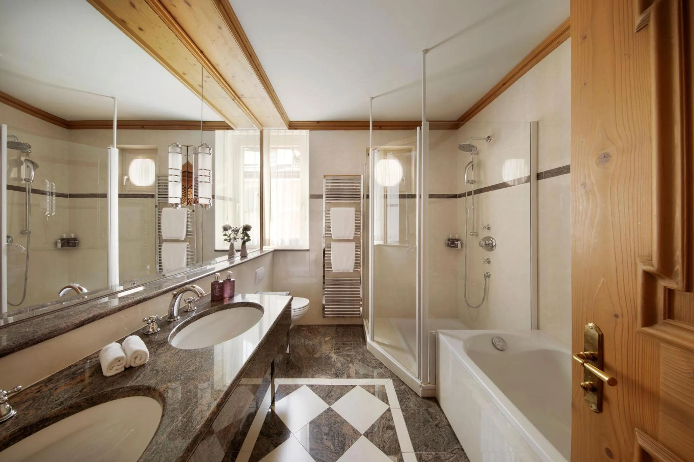 Shower in Grand Hotel Kronenhof