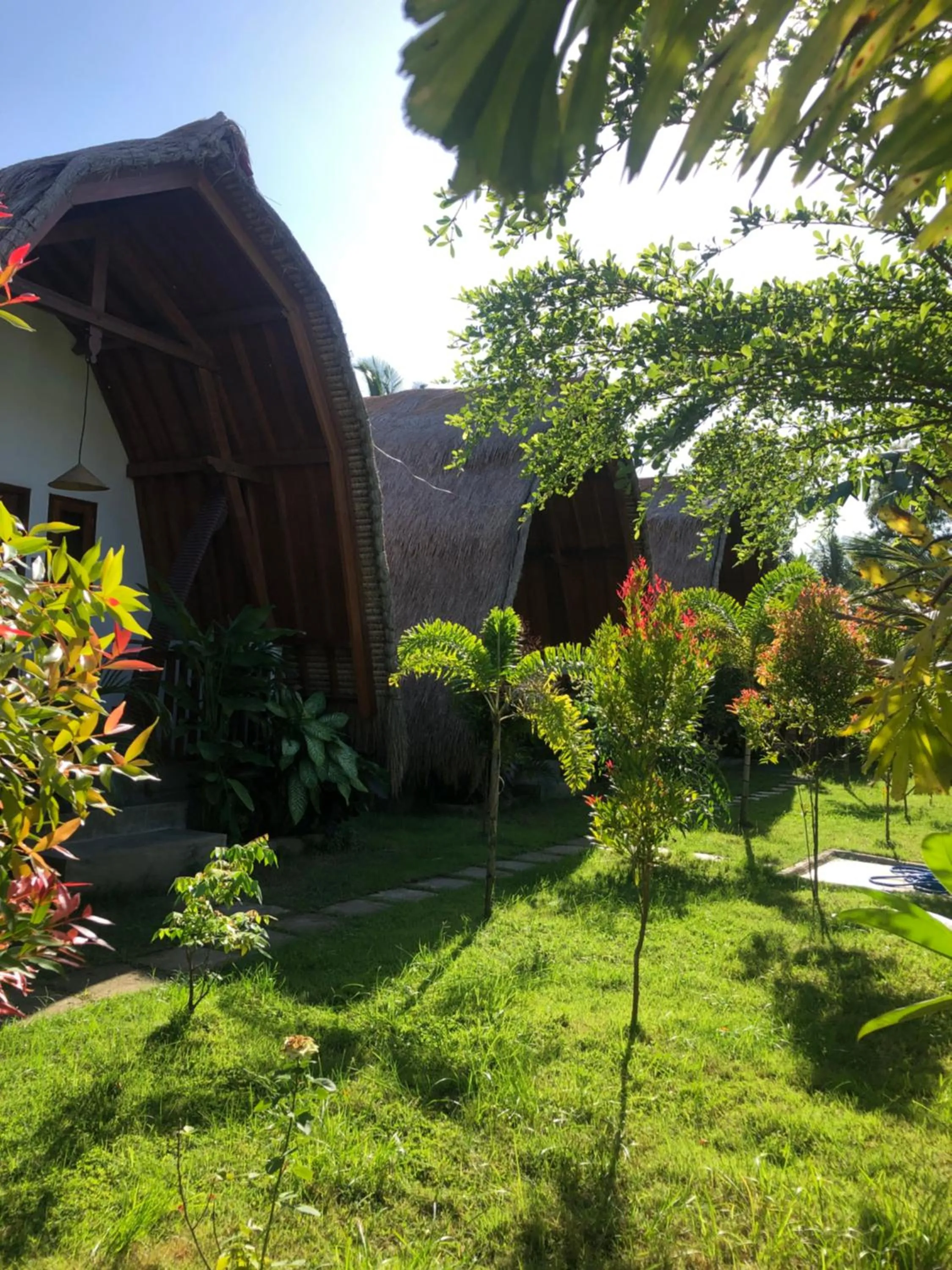 Property building in Tropical Sunday Bungalow - Surf And Stay