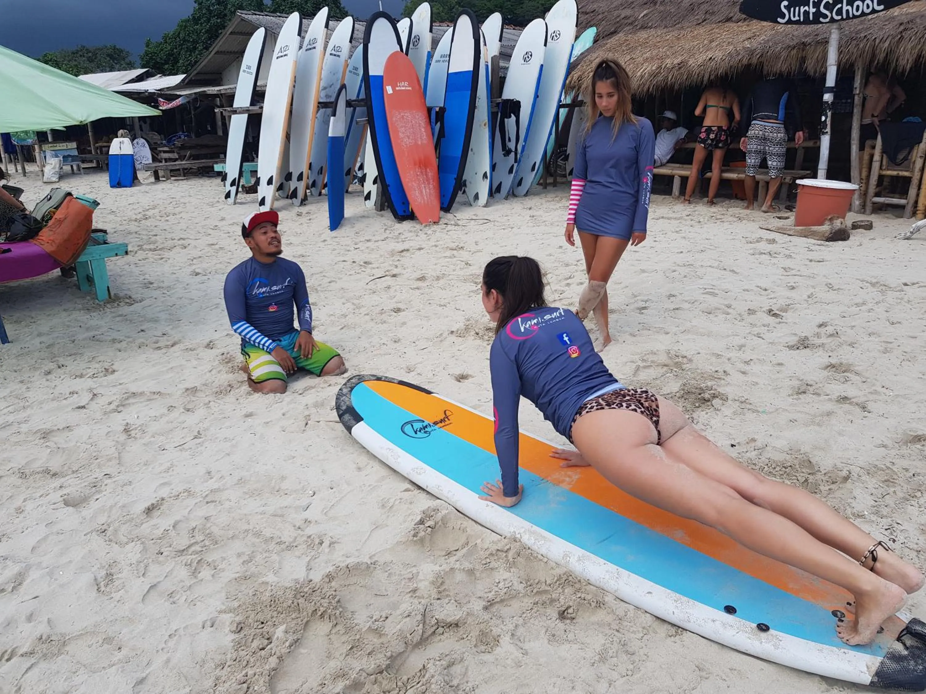 Tropical Sunday Bungalow - Surf And Stay