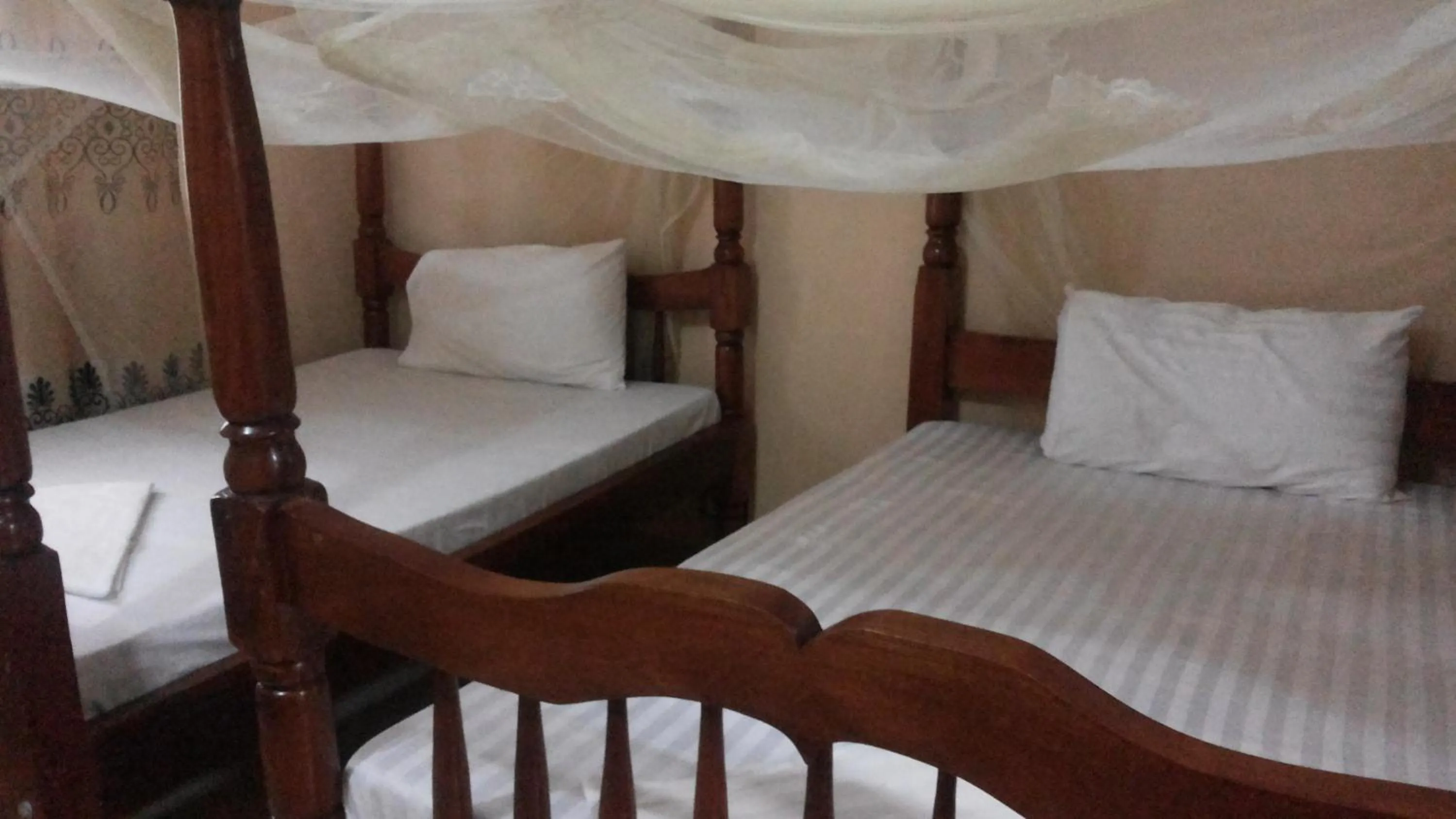 Bedroom, Bed in Rock Shadow Hotel