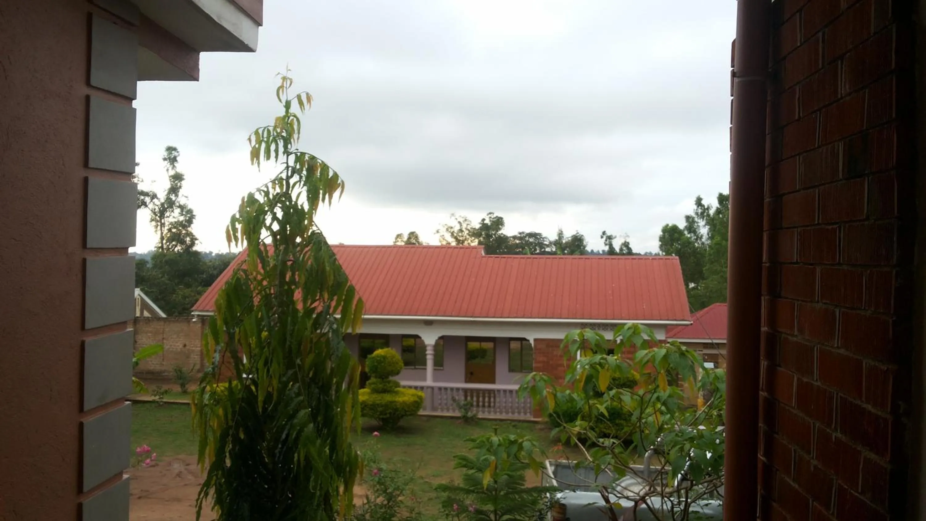 Garden in Rock Shadow Hotel