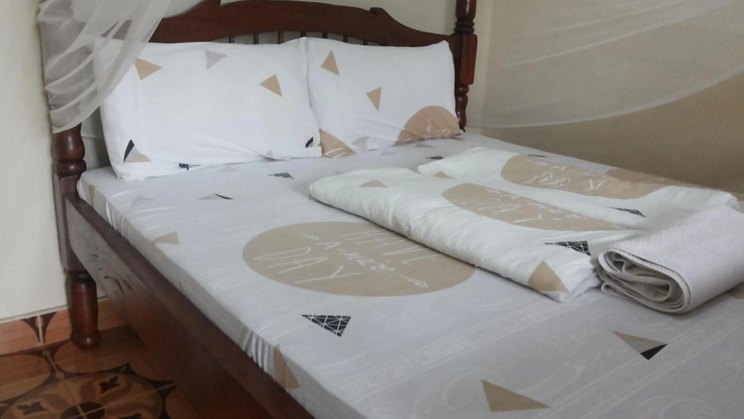 Bedroom, Bed in Rock Shadow Hotel