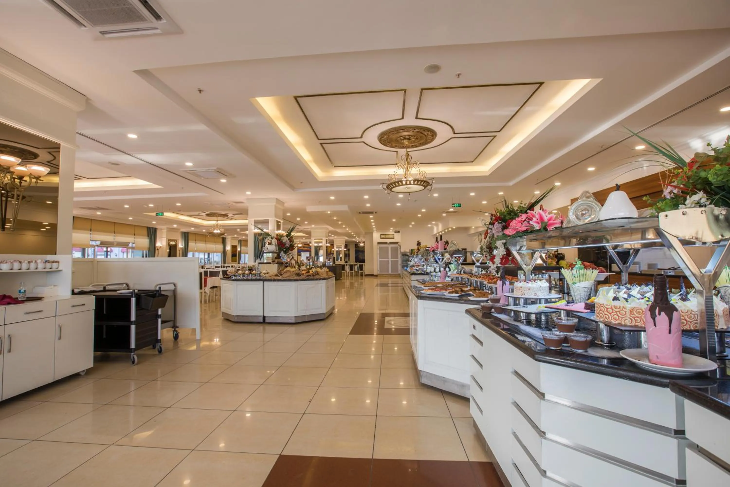 Restaurant/places to eat in MIRA MERIDIA BEACh RESORT HOTEL