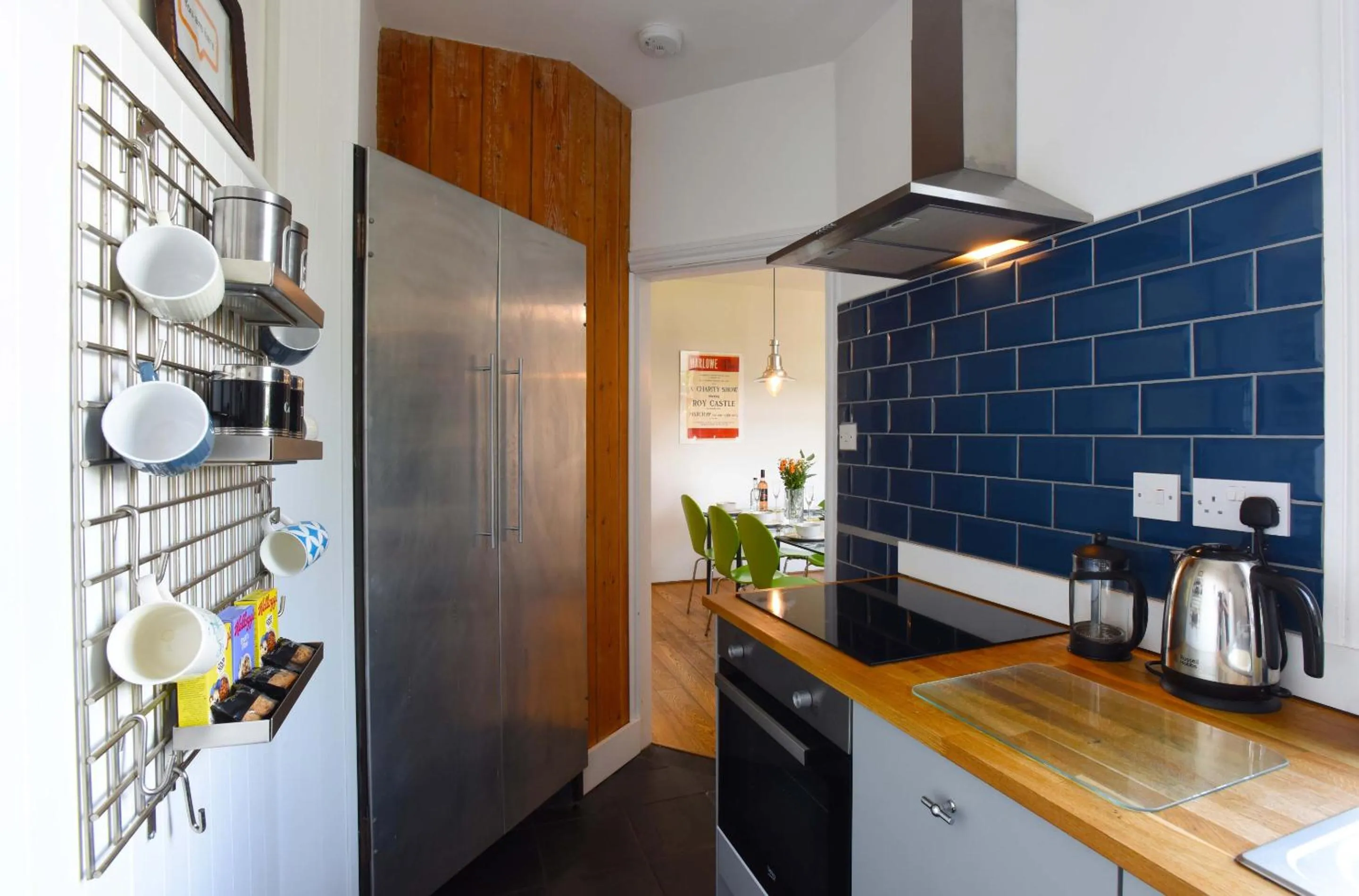 Kitchen or kitchenette in Style Meets Soul - Famous Art House Close To Centre - Free Parking