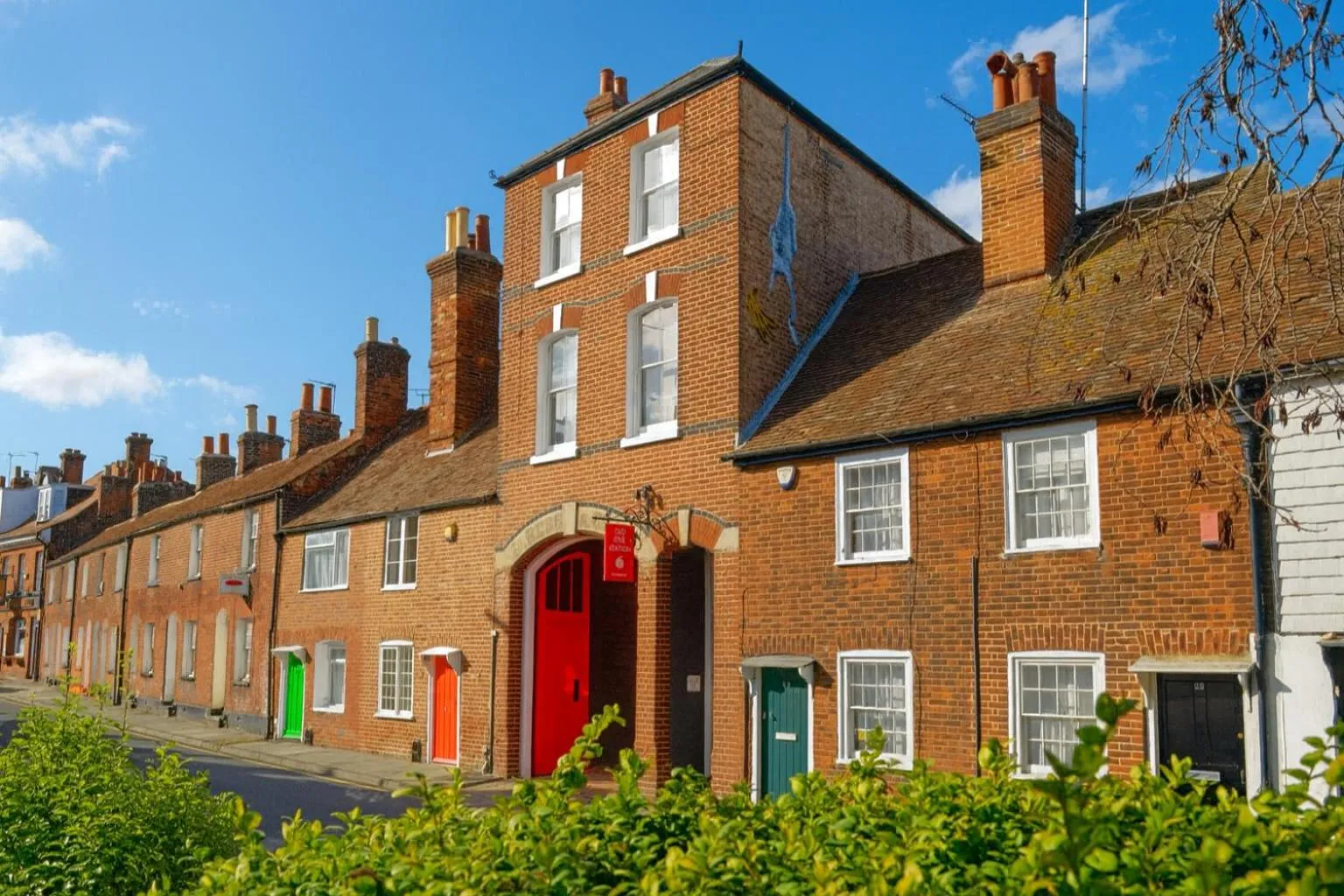 Property building in Style Meets Soul - Famous Art House Close To Centre - Free Parking