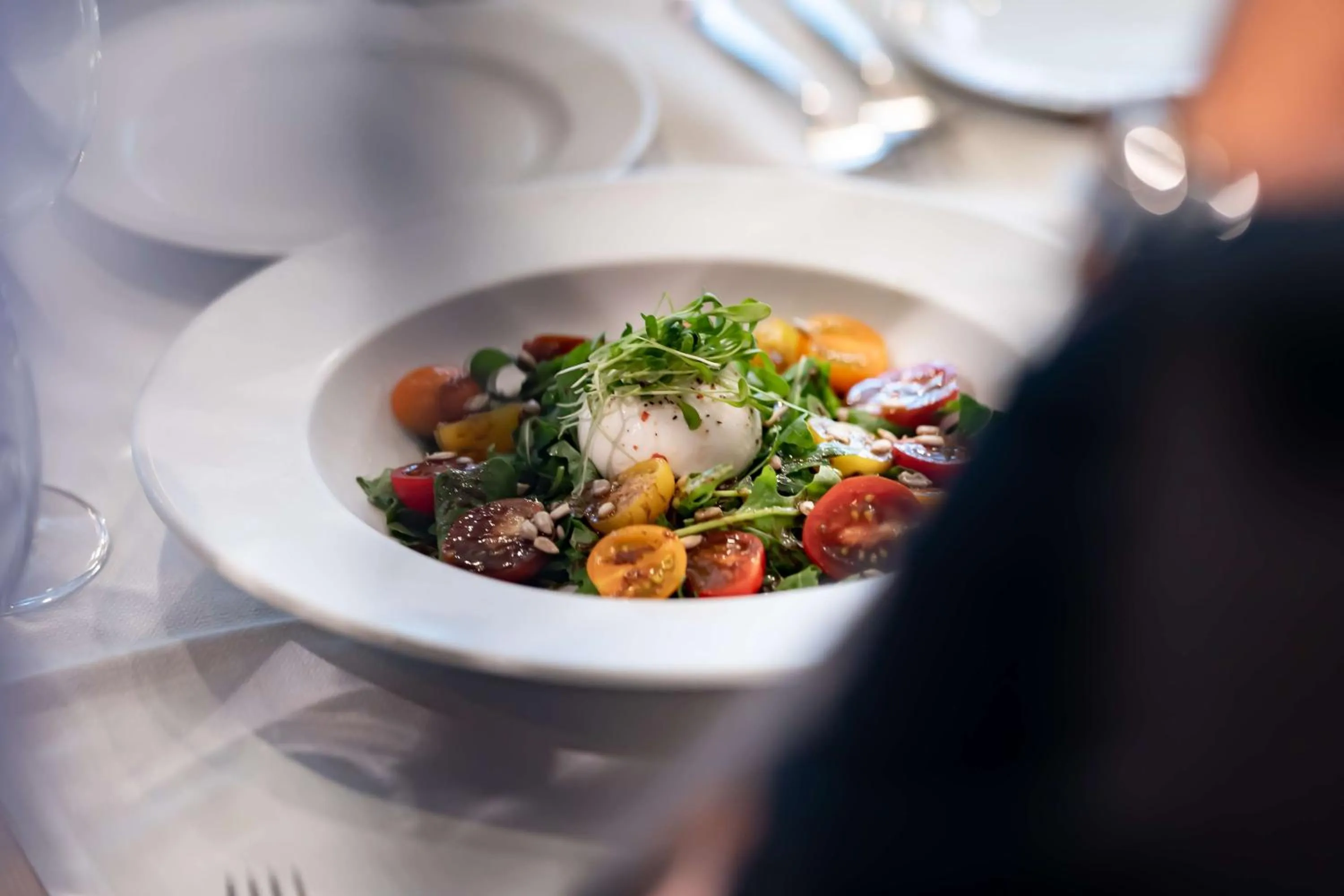 Restaurant/places to eat in Essential by Dorint Basel City