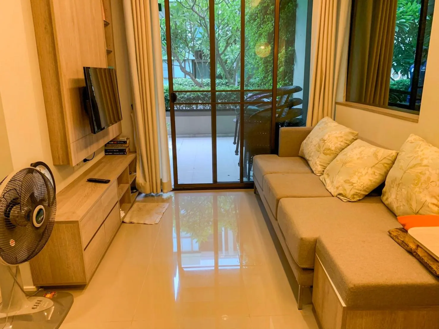 TV and multimedia in lumpini park beach