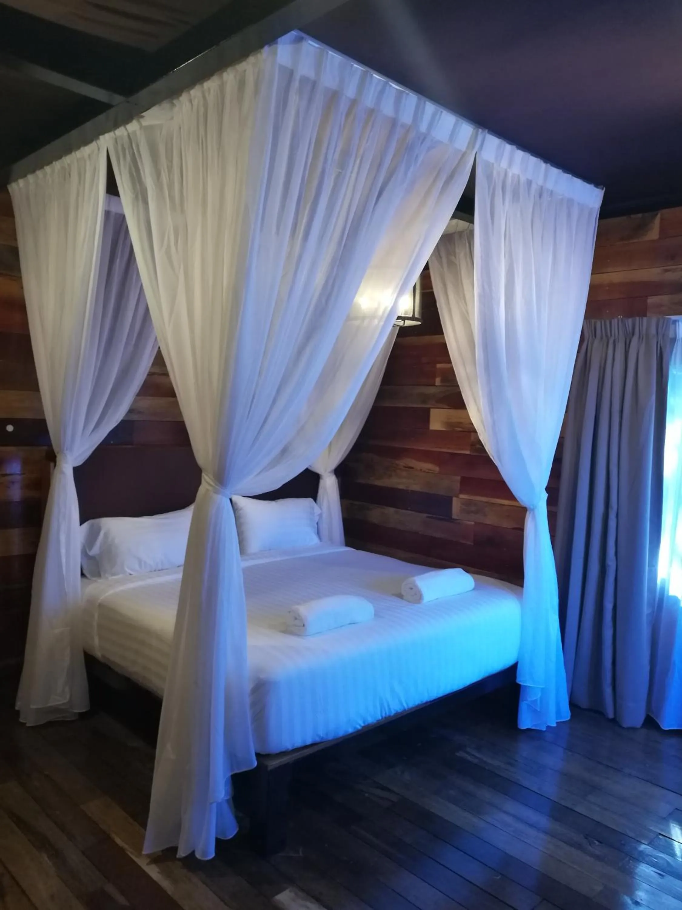 Bed in Utan Teluk Nipah