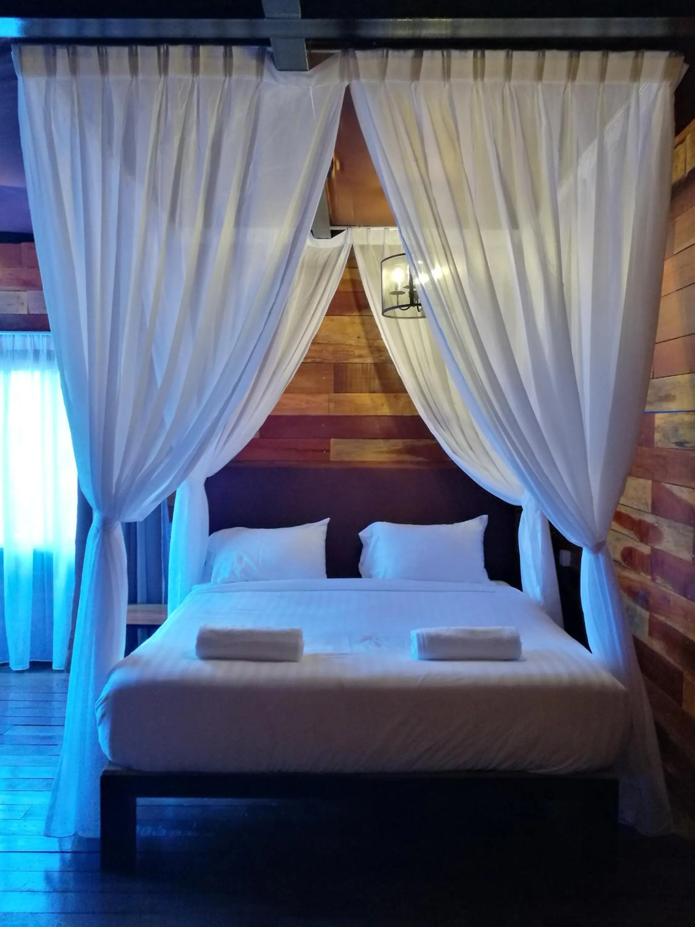 Bed in Utan Teluk Nipah