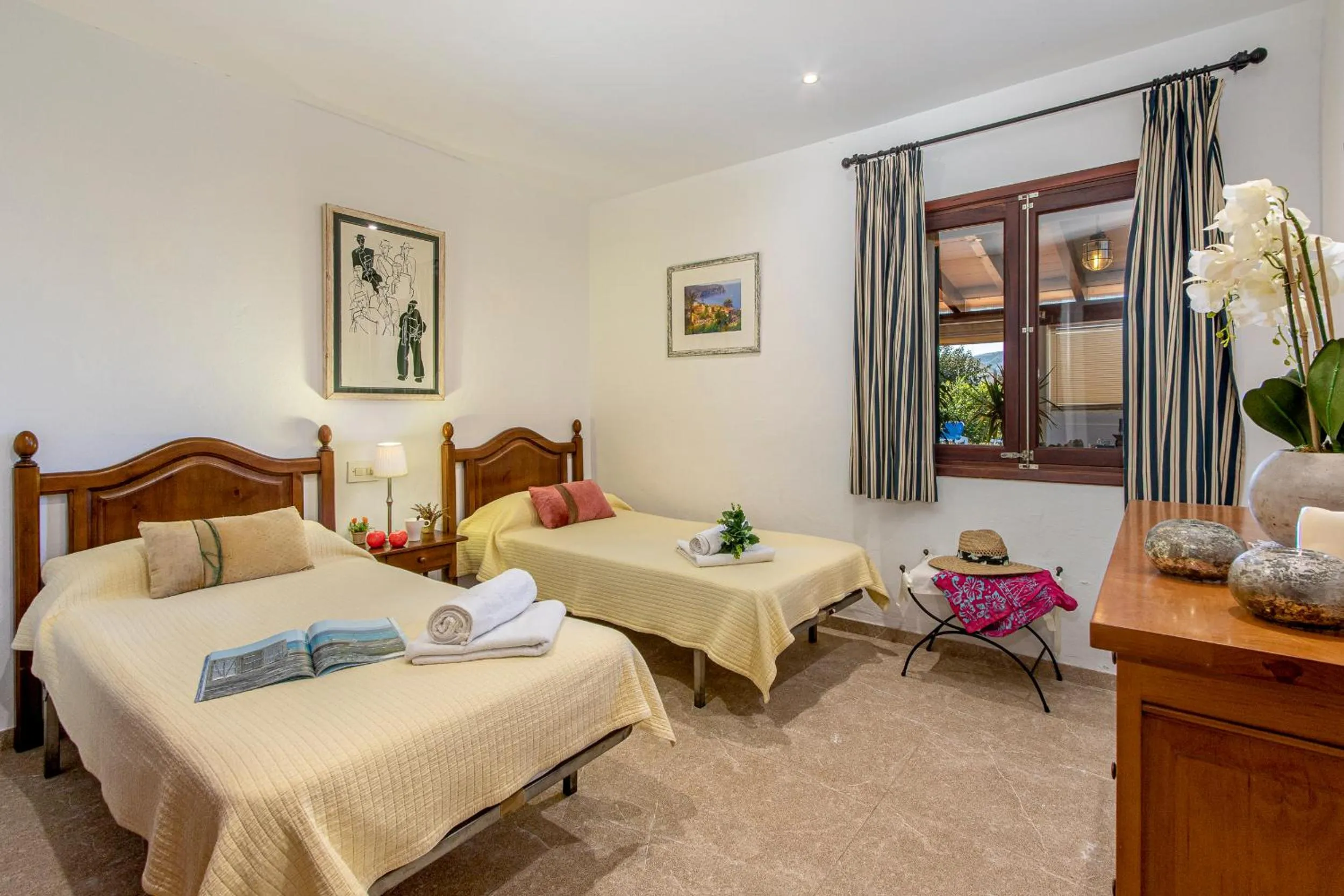 Bedroom, Bed in Family villa can Tomeu By homevillas360